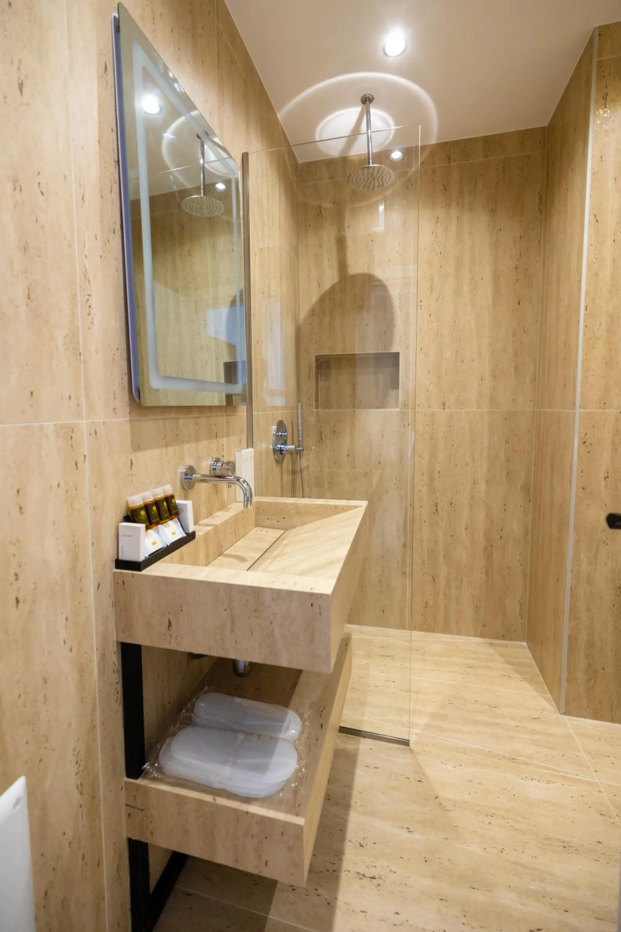 Shower in Sea & Sand Hotel