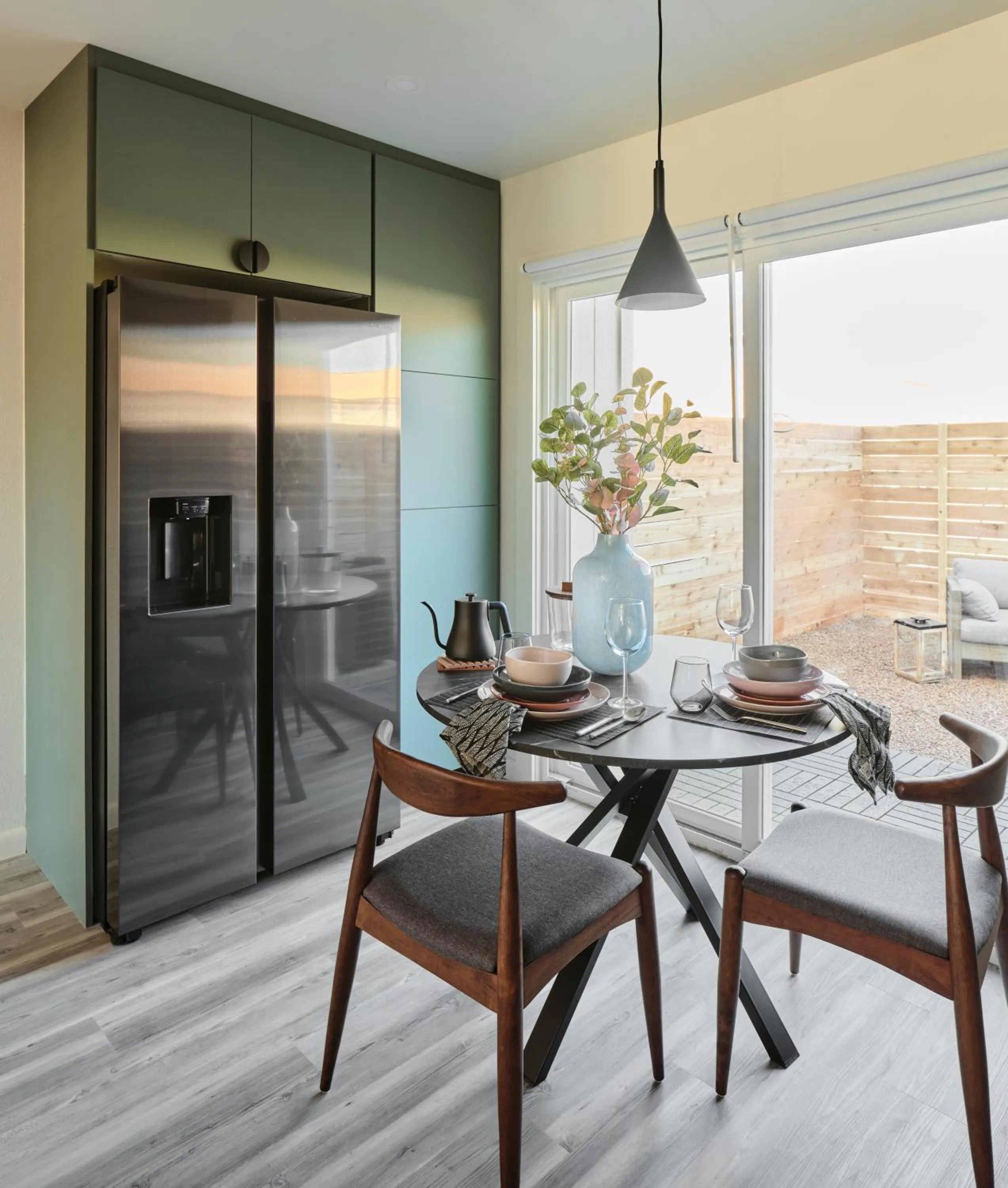 Kitchen or kitchenette in Midcentury Couples Designer Loft - Casa Tuya