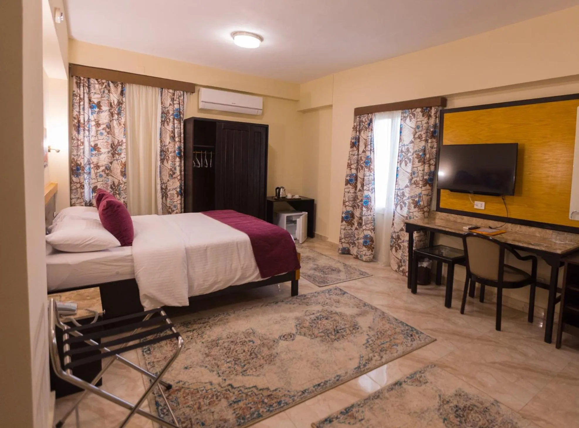 TV and multimedia, Bed in Jawhara Inn Hotel - فندق الجوهرة سفاجا