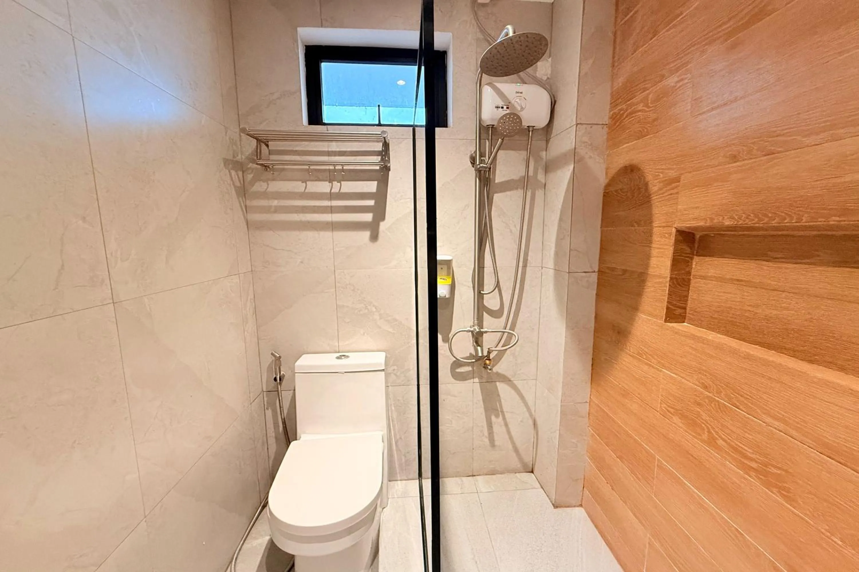 Shower in Aurora Suites Pasay near Airport