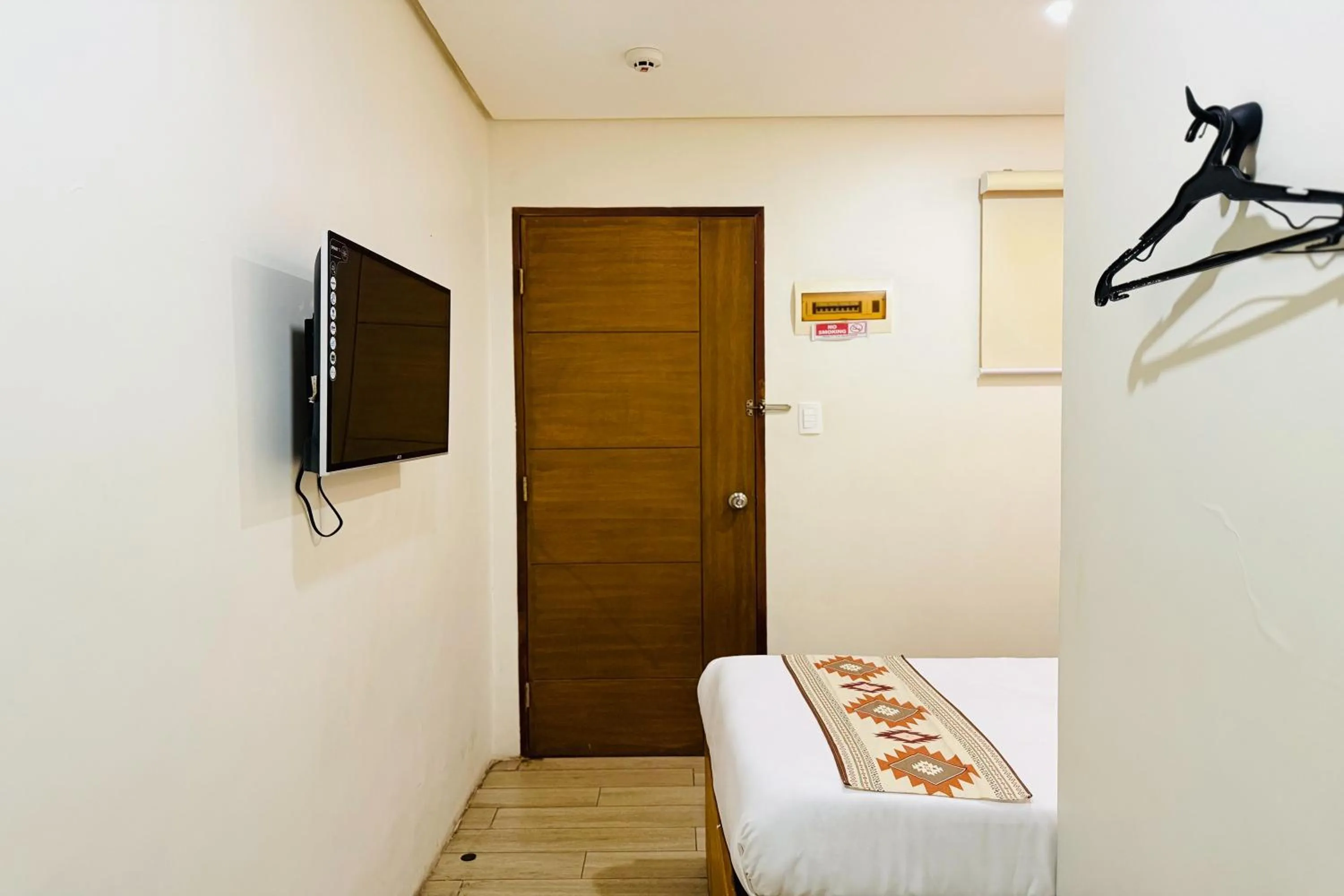 Bedroom, Bed in Aurora Suites Pasay near Airport