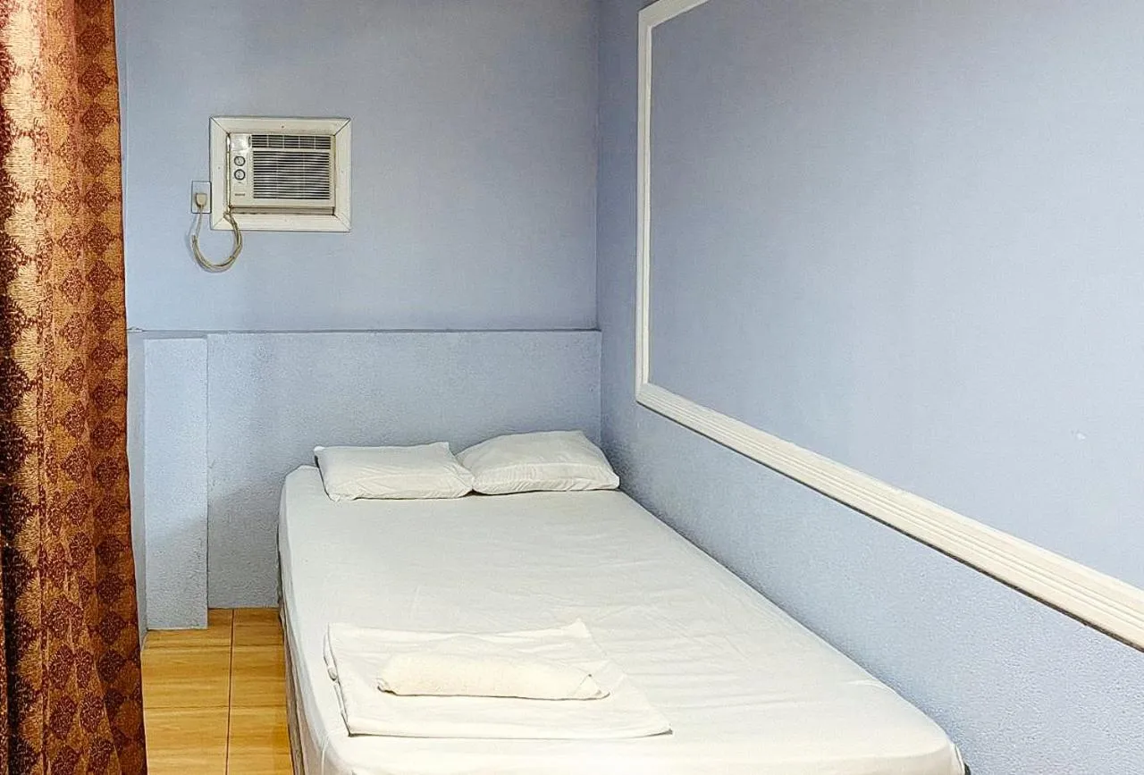 Photo of the whole room in RedDoorz @ Limelily Pension House 2 General Santos City