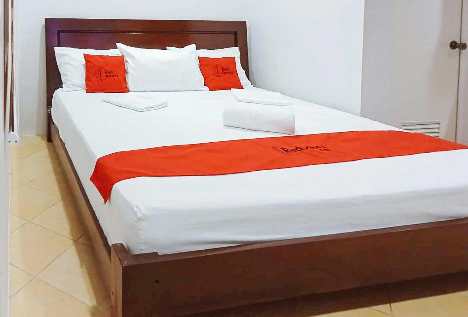 Bed in RedDoorz at David's Travellers Inn Cavite