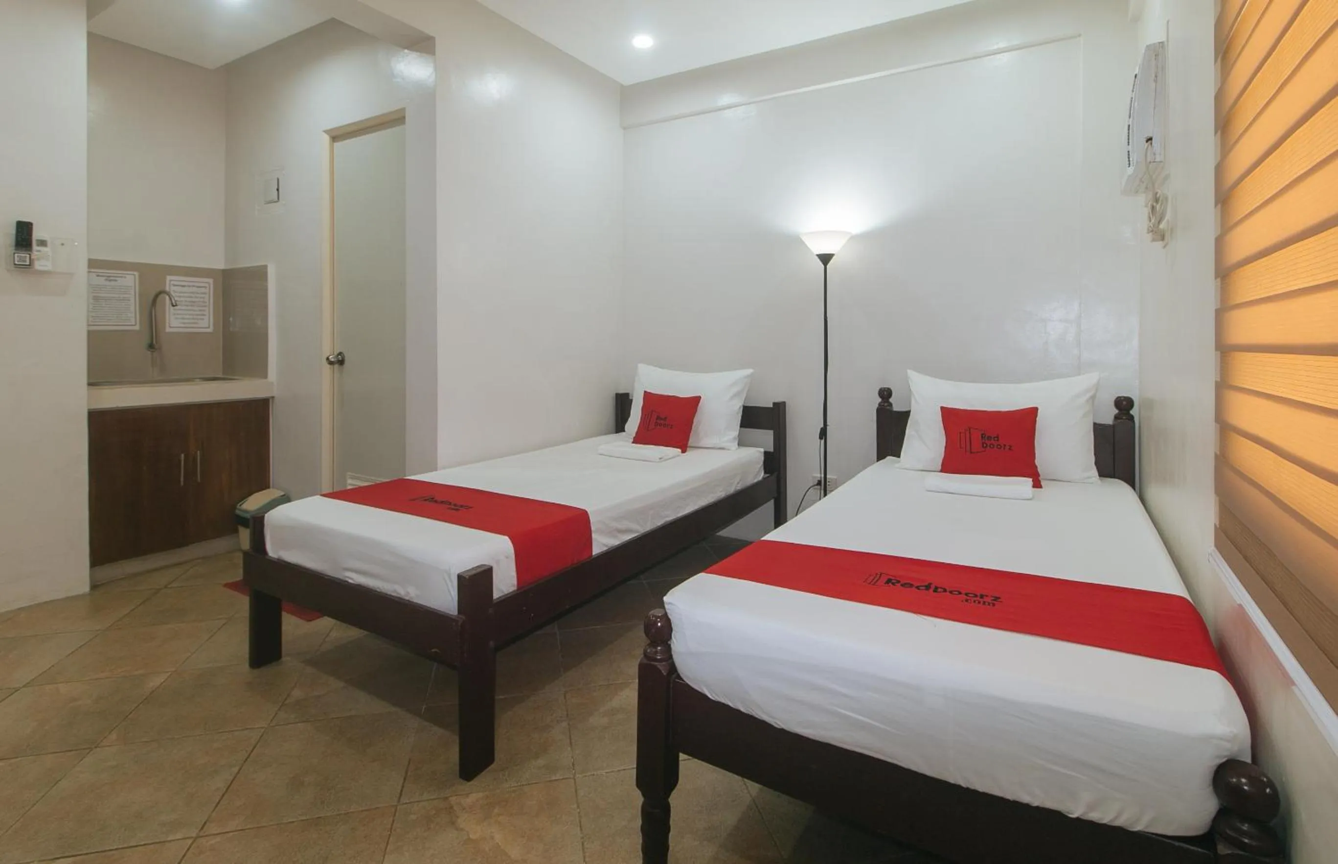 Photo of the whole room, Bed in RedDoorz at Davids Travellers Inn Cavite