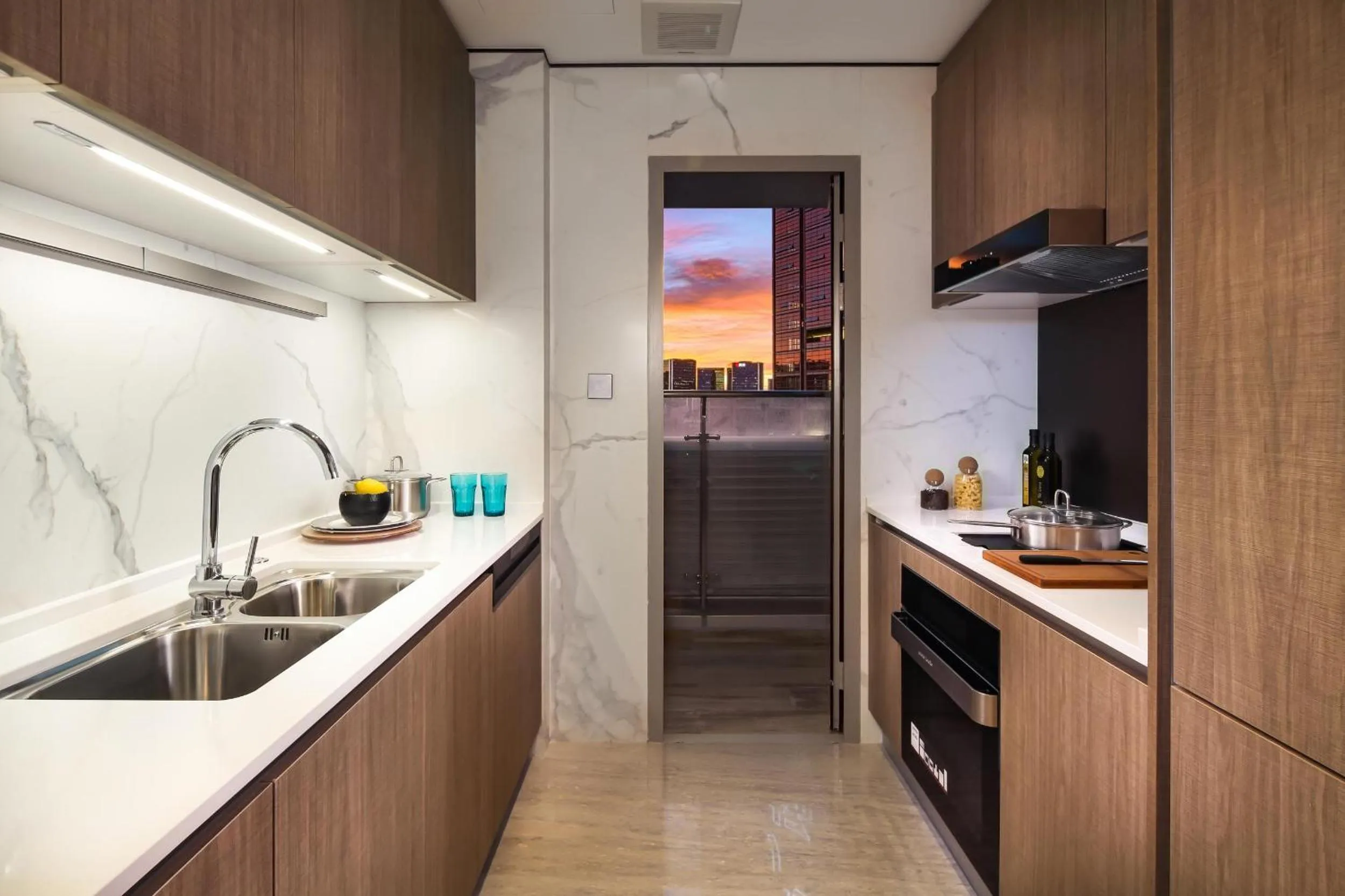 Kitchen or kitchenette in Artisse Place - Access to 4000 sqm Fusion Wellness Centre and 800 sqm Indoor Swimming Pool