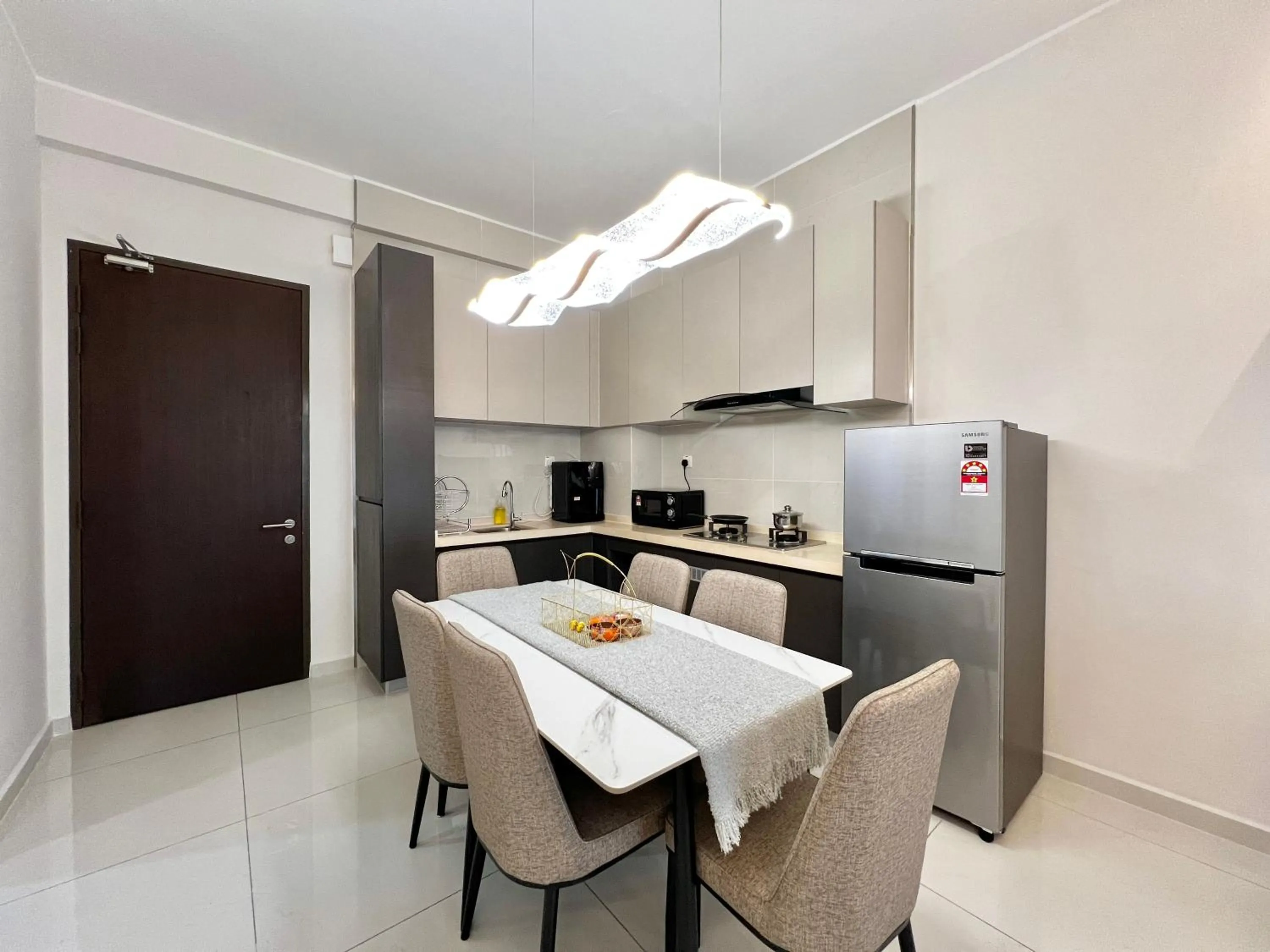 Kitchen or kitchenette in Country Garden by Antlerzone