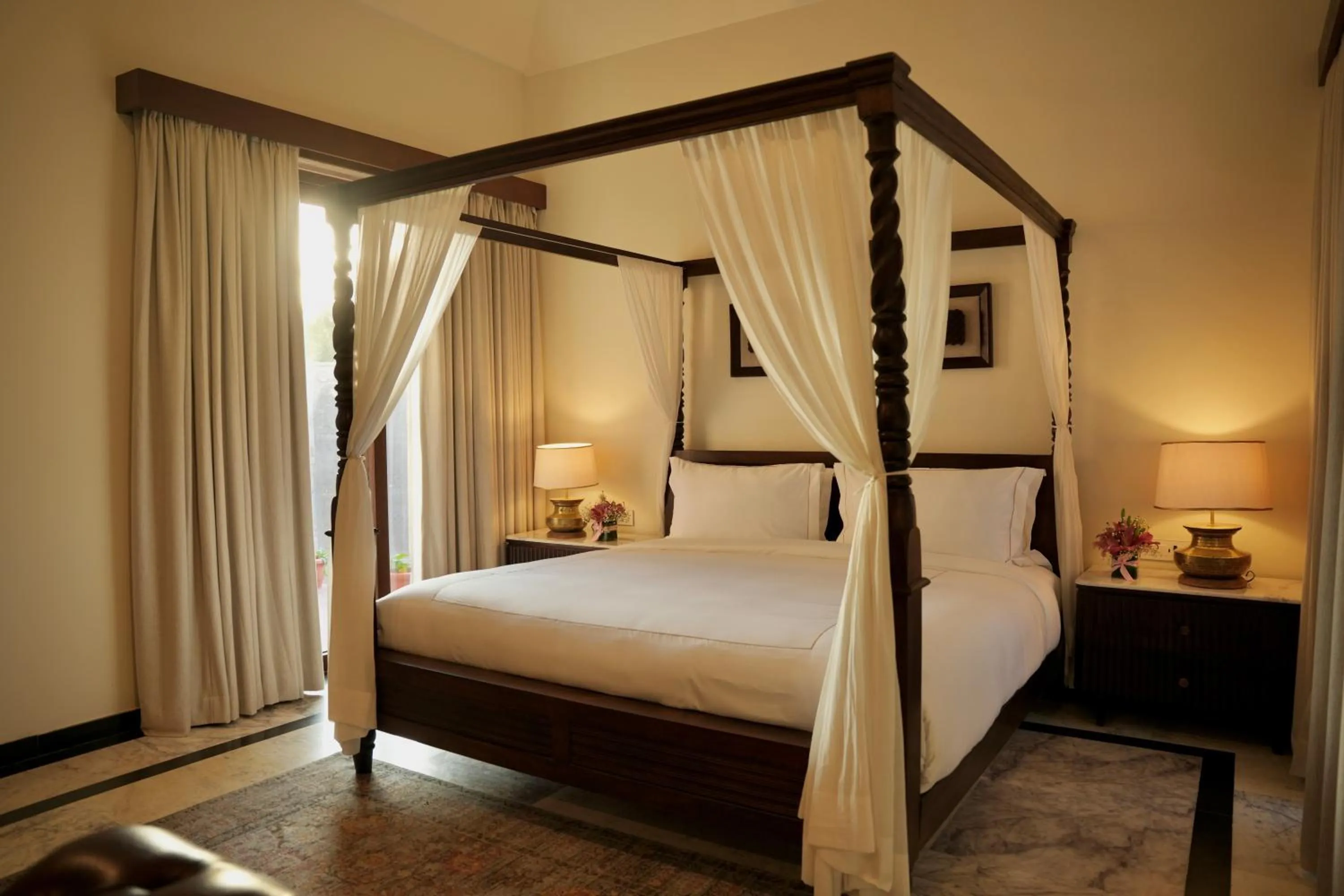 Photo of the whole room, Bed in Surpura Bagh
