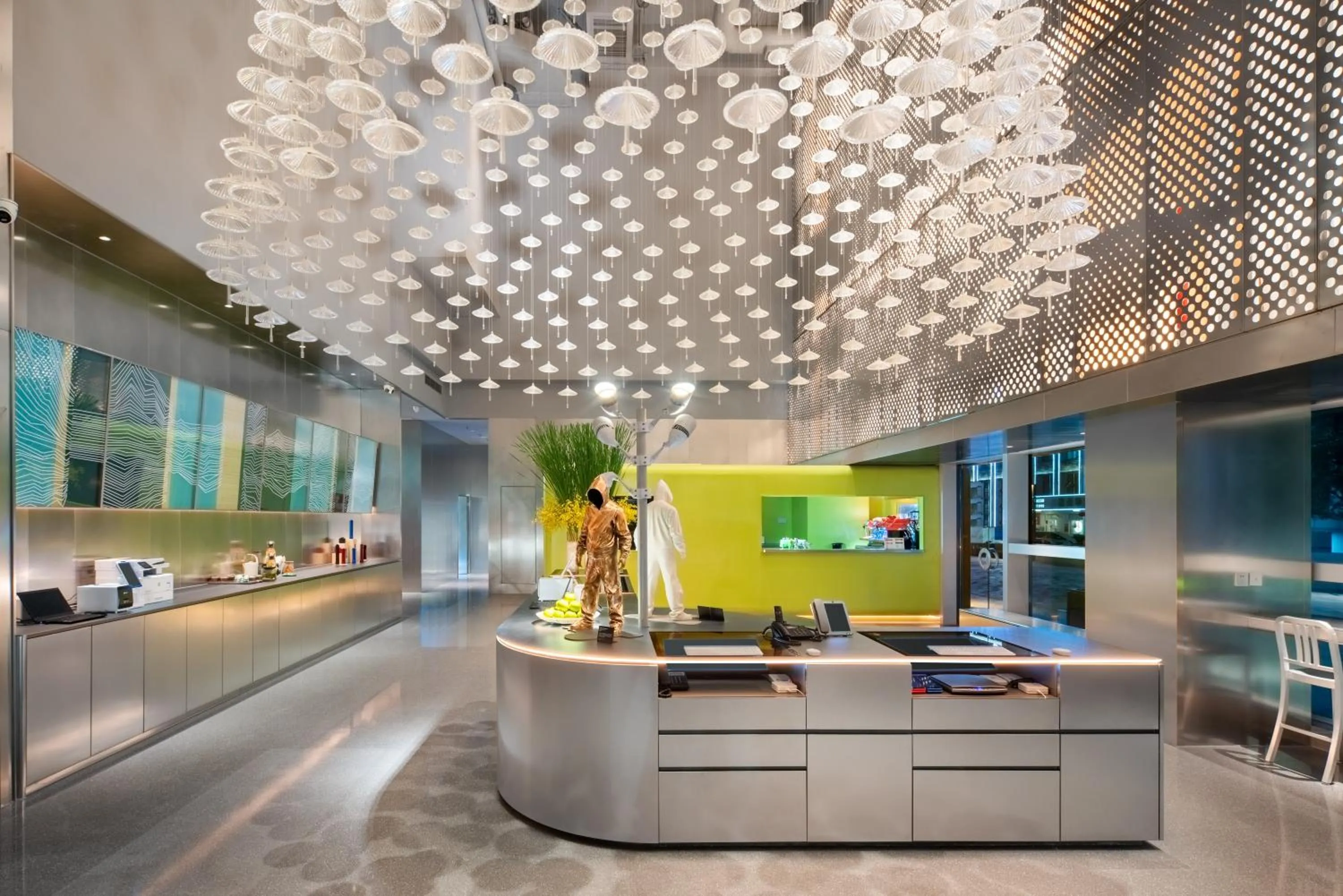 Lobby or reception in Pagoda Hotel Shenzhen Familytrip&BusinessTravel