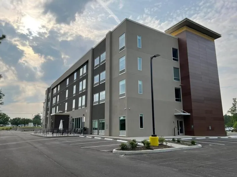 La Quinta Inn & Suites by Wyndham Manchester - Arnold AFB