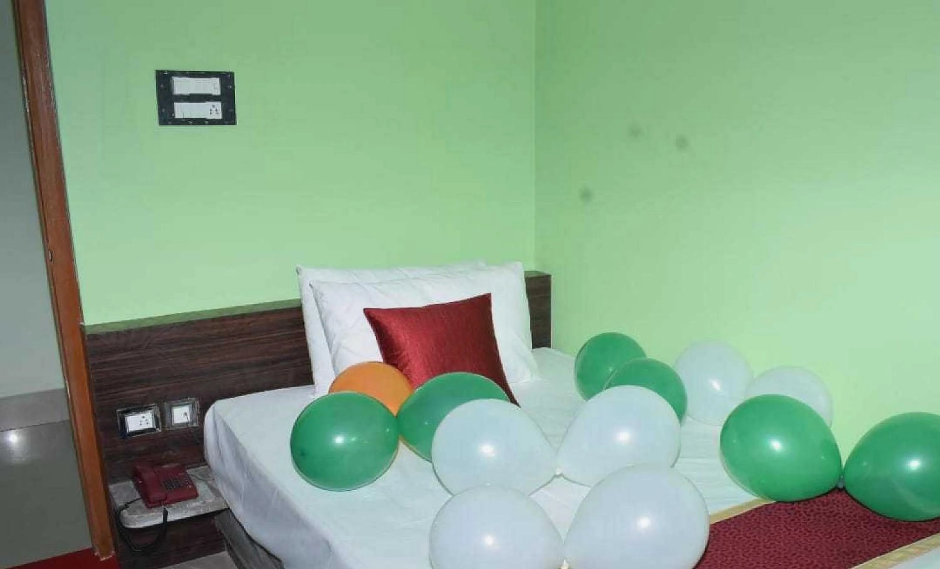 Bedroom, Bed in Hotel O Arasi Hotel