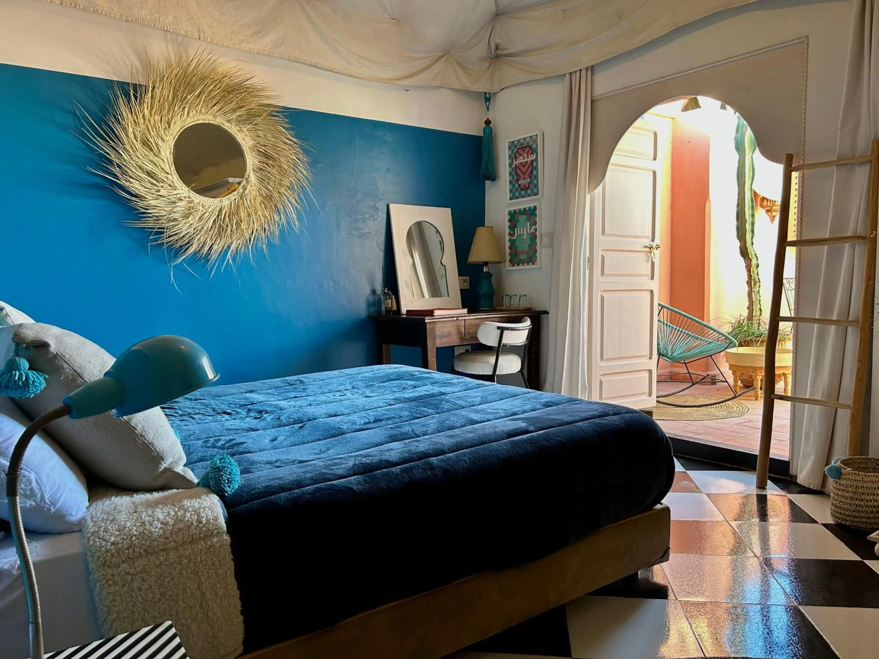 Bed in Riad Lauriers Blancs