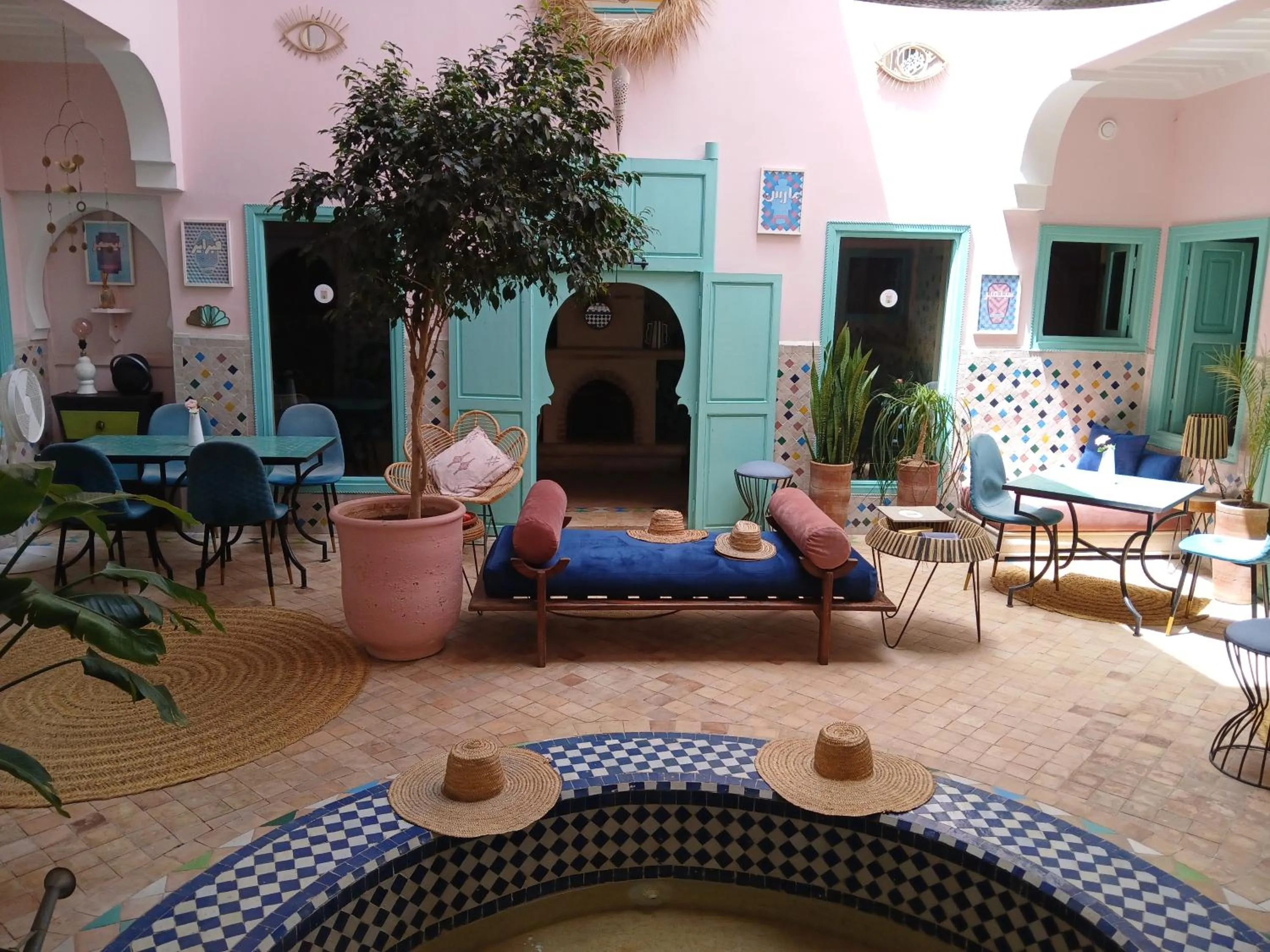 Swimming pool in Riad Lauriers Blancs