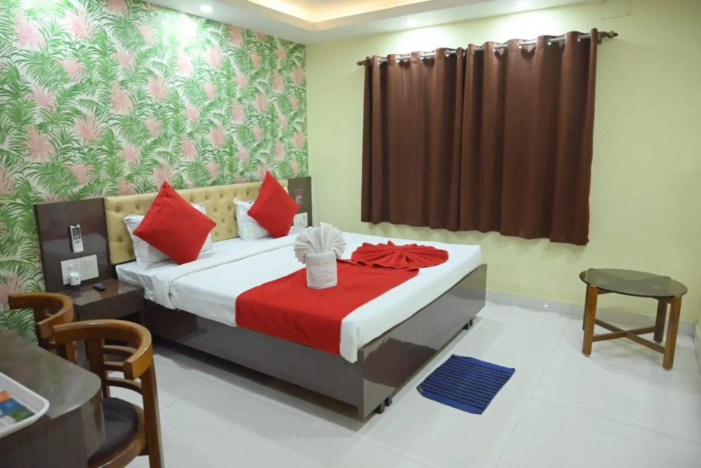 Bedroom in Hotel Jyoti International