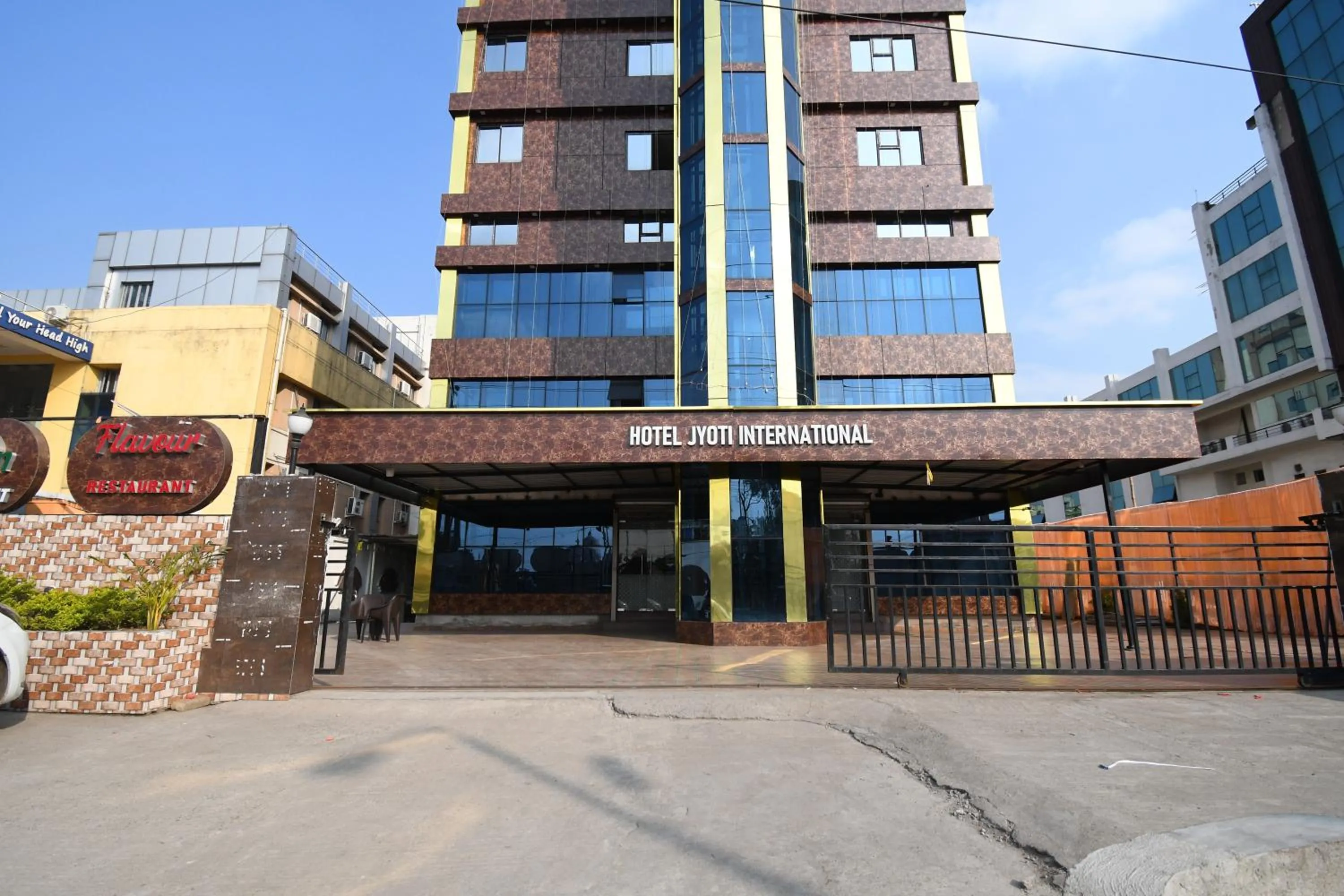 Facade/entrance in Hotel Jyoti International