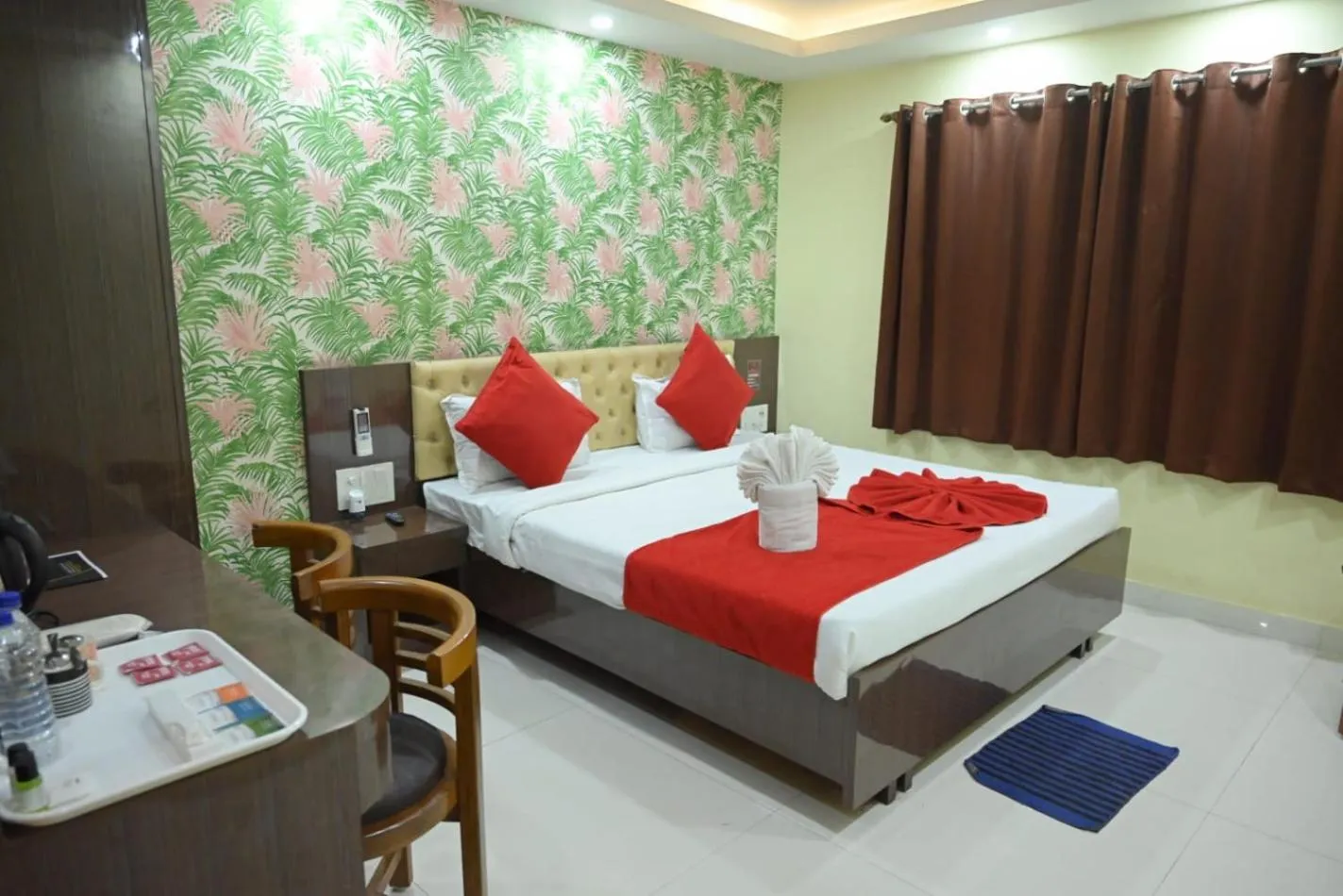 Bedroom in Hotel Jyoti International