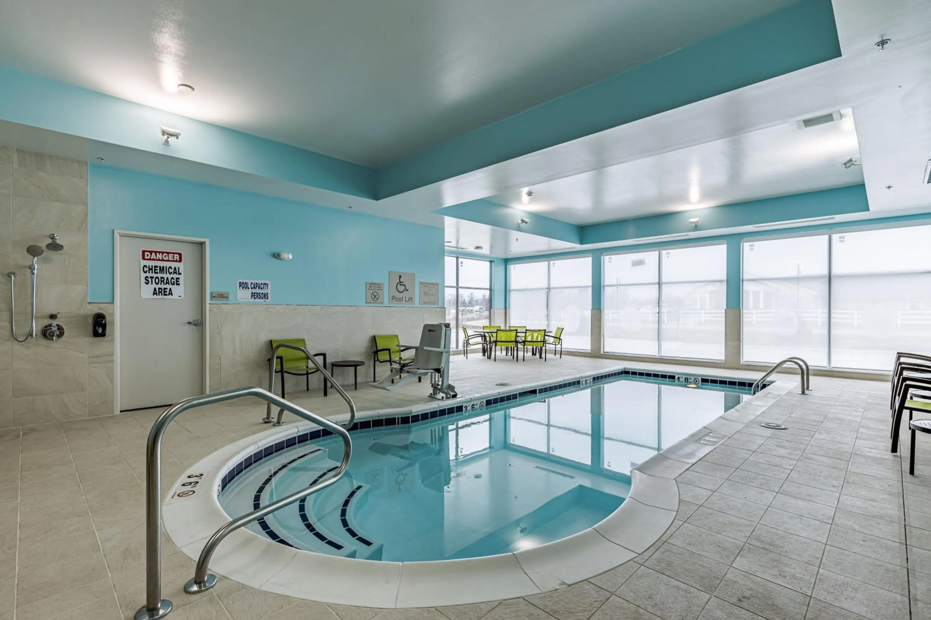 Swimming pool in SpringHill Suites by Marriott Detroit Sterling Heights