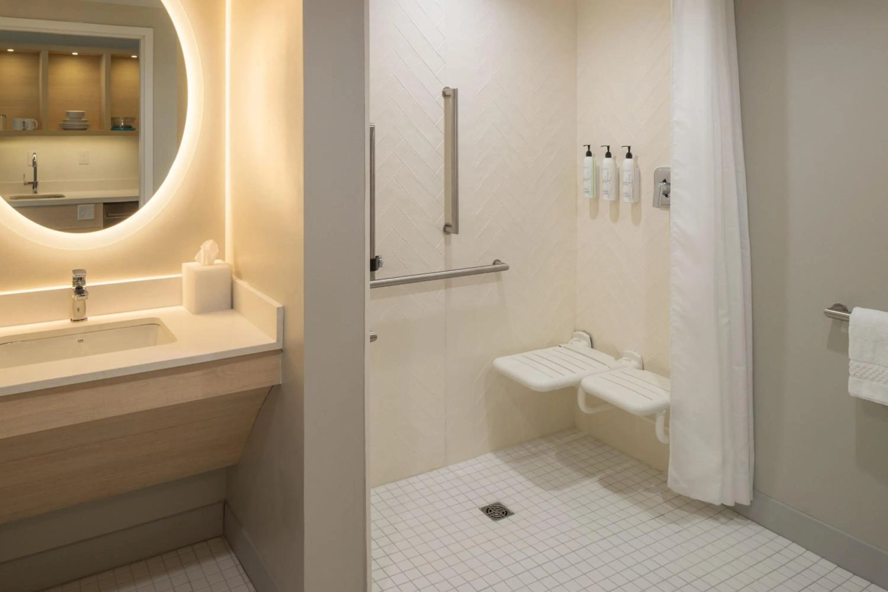 Bathroom in TownePlace Suites by Marriott Georgetown