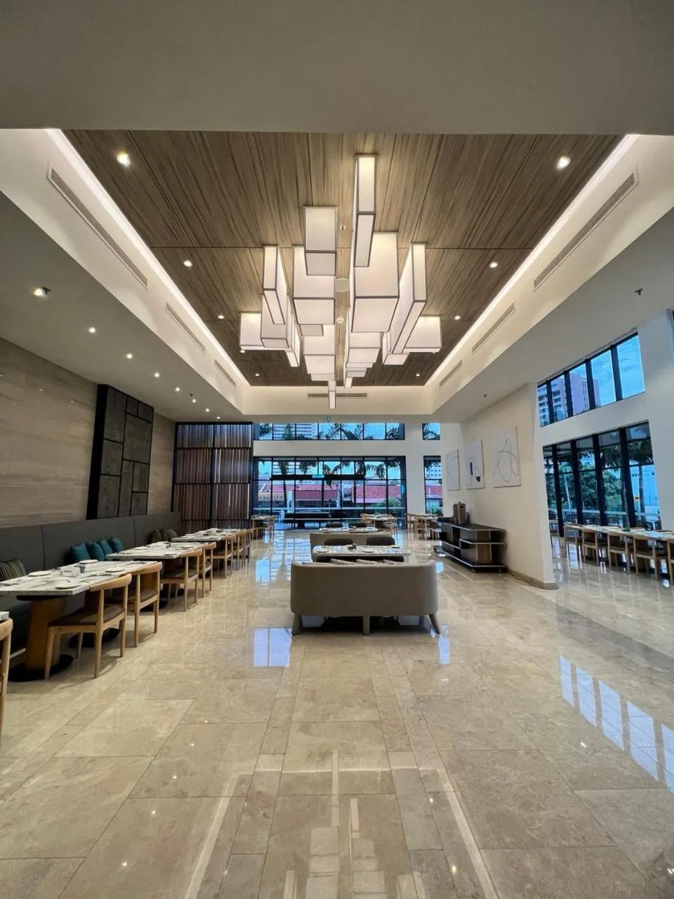 Restaurant/places to eat in Courtyard by Marriott Melaka