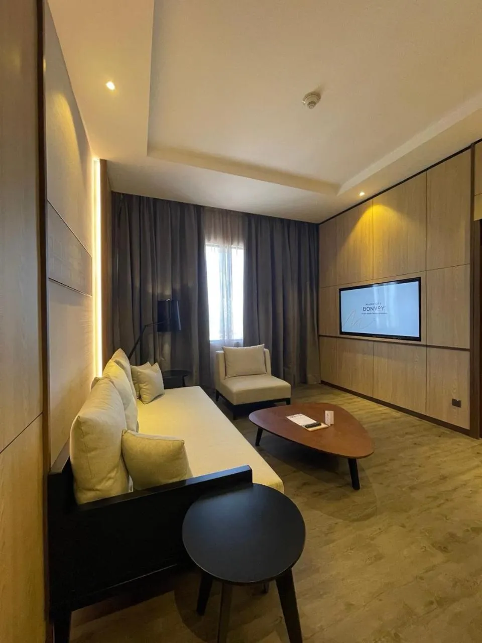 Seating area, Bed in Courtyard by Marriott Melaka