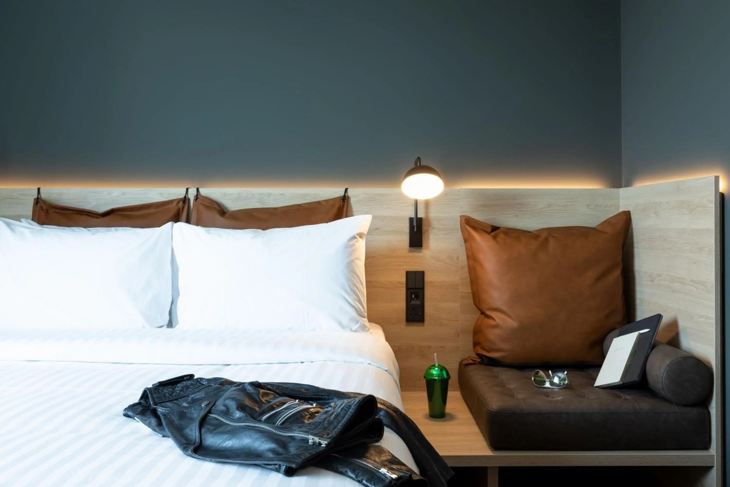 Bedroom, Bed in Moxy Plymouth