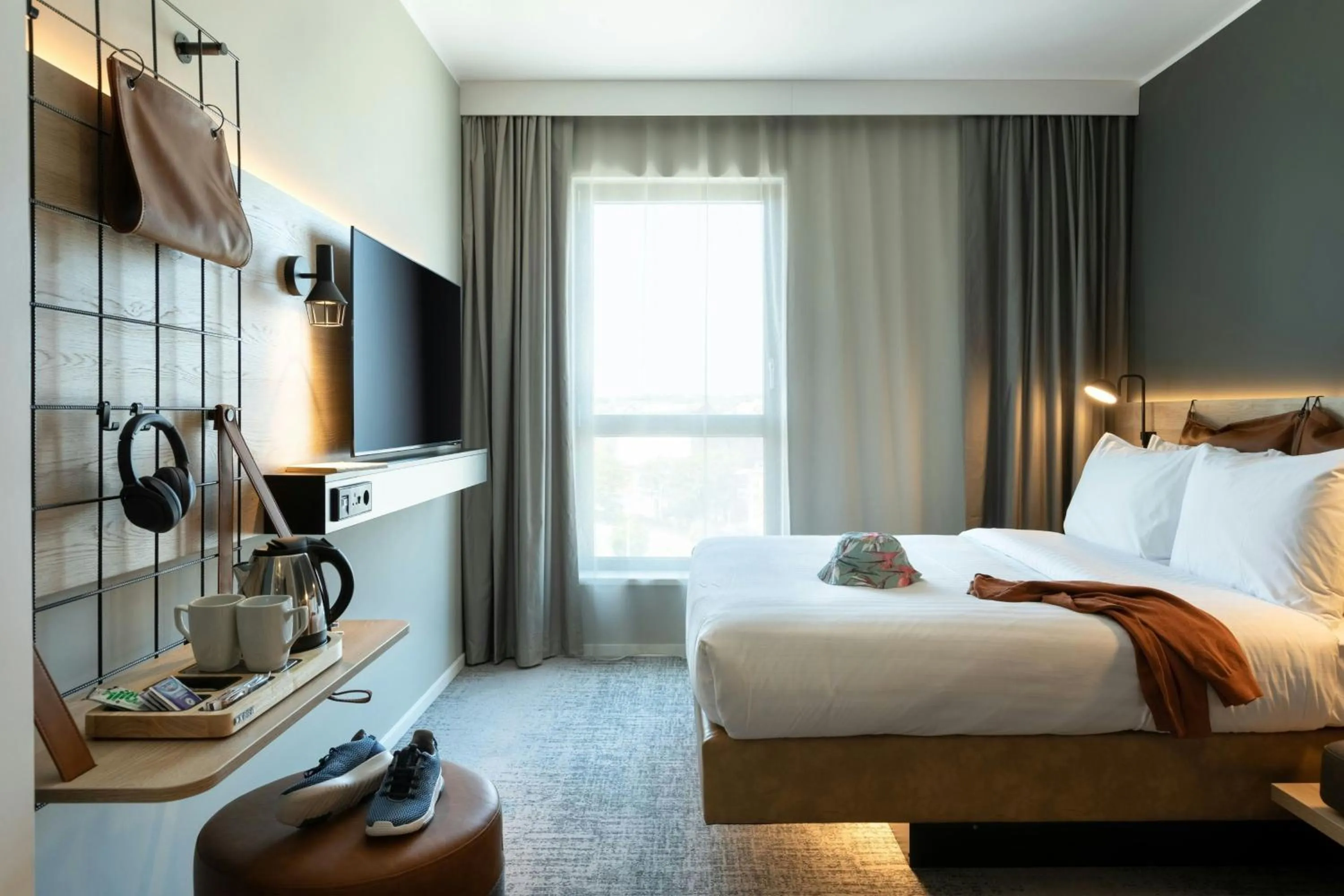 Bedroom, Bed in Moxy Plymouth