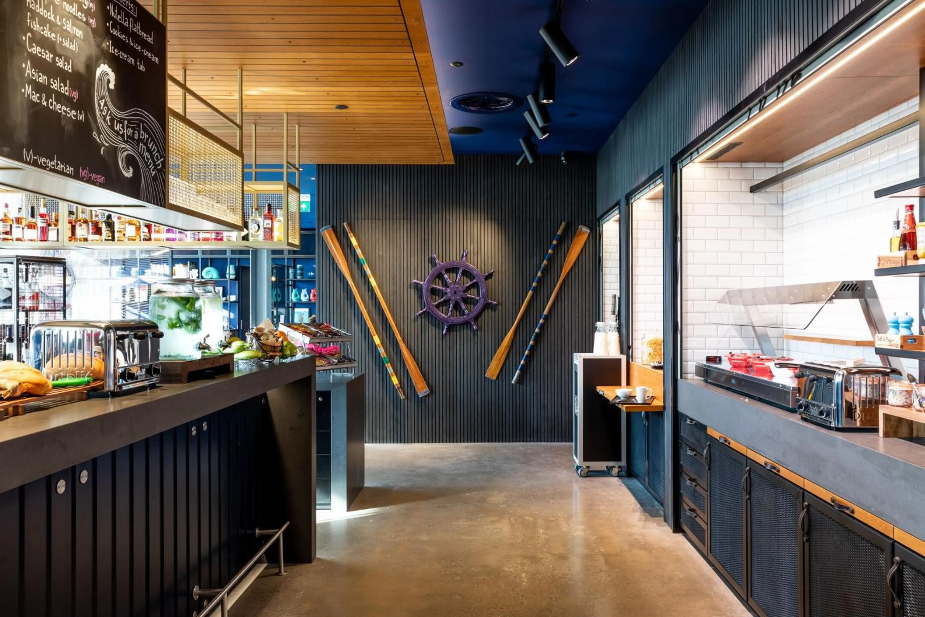 Breakfast in Moxy Plymouth