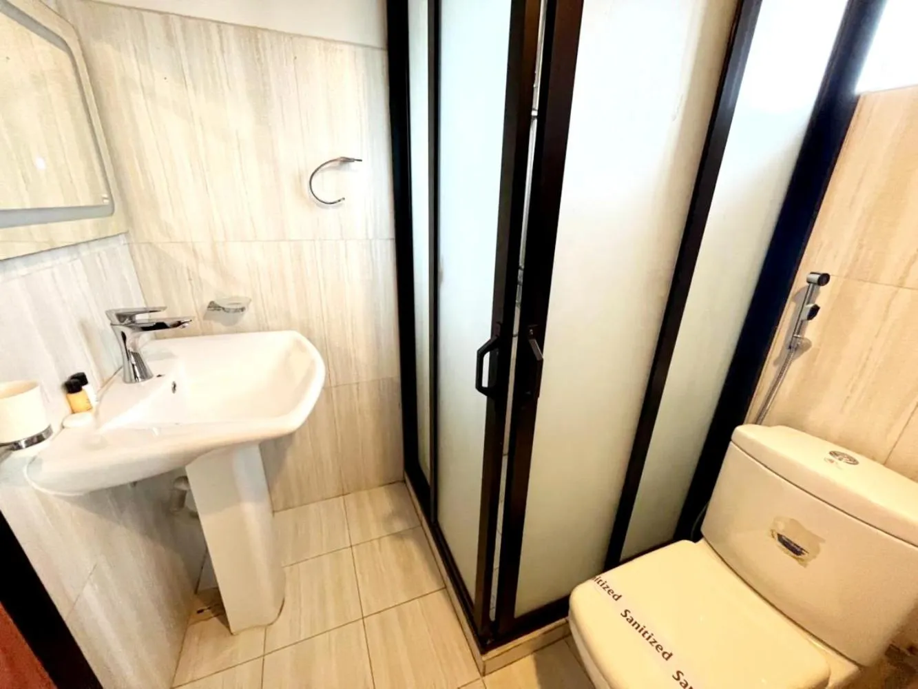 Shower in Hotel Sky Gate kandy