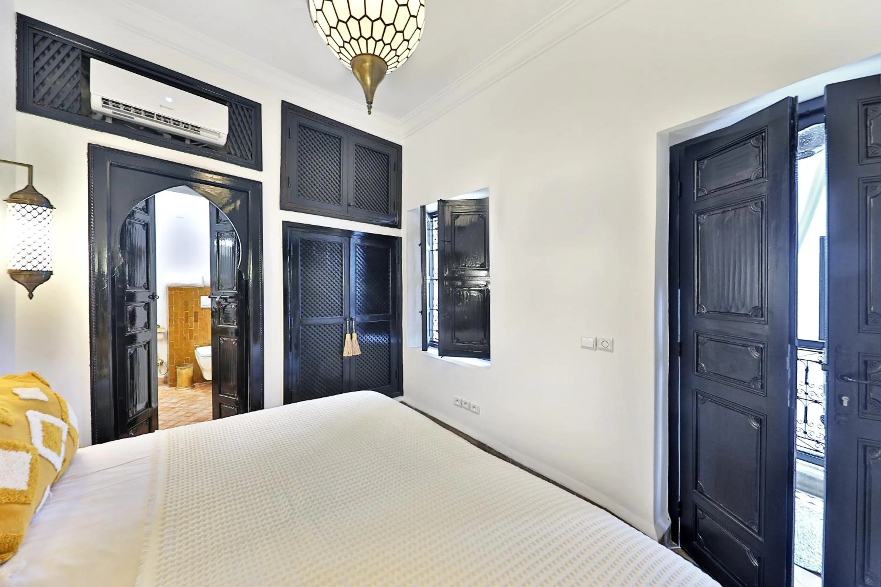 Photo of the whole room, Bed in Riad Dar Beldia and Spa