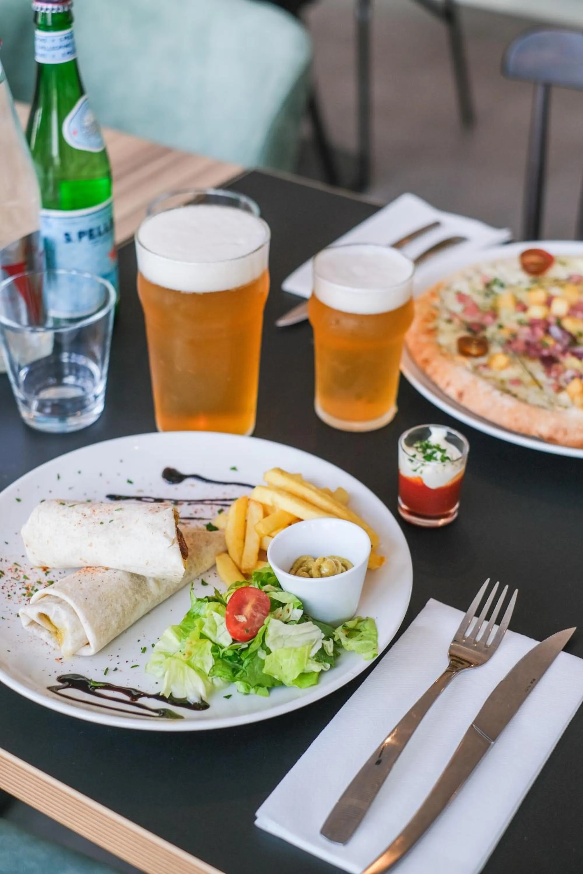 Food and drinks in All Suites Paris Ouest Colombes