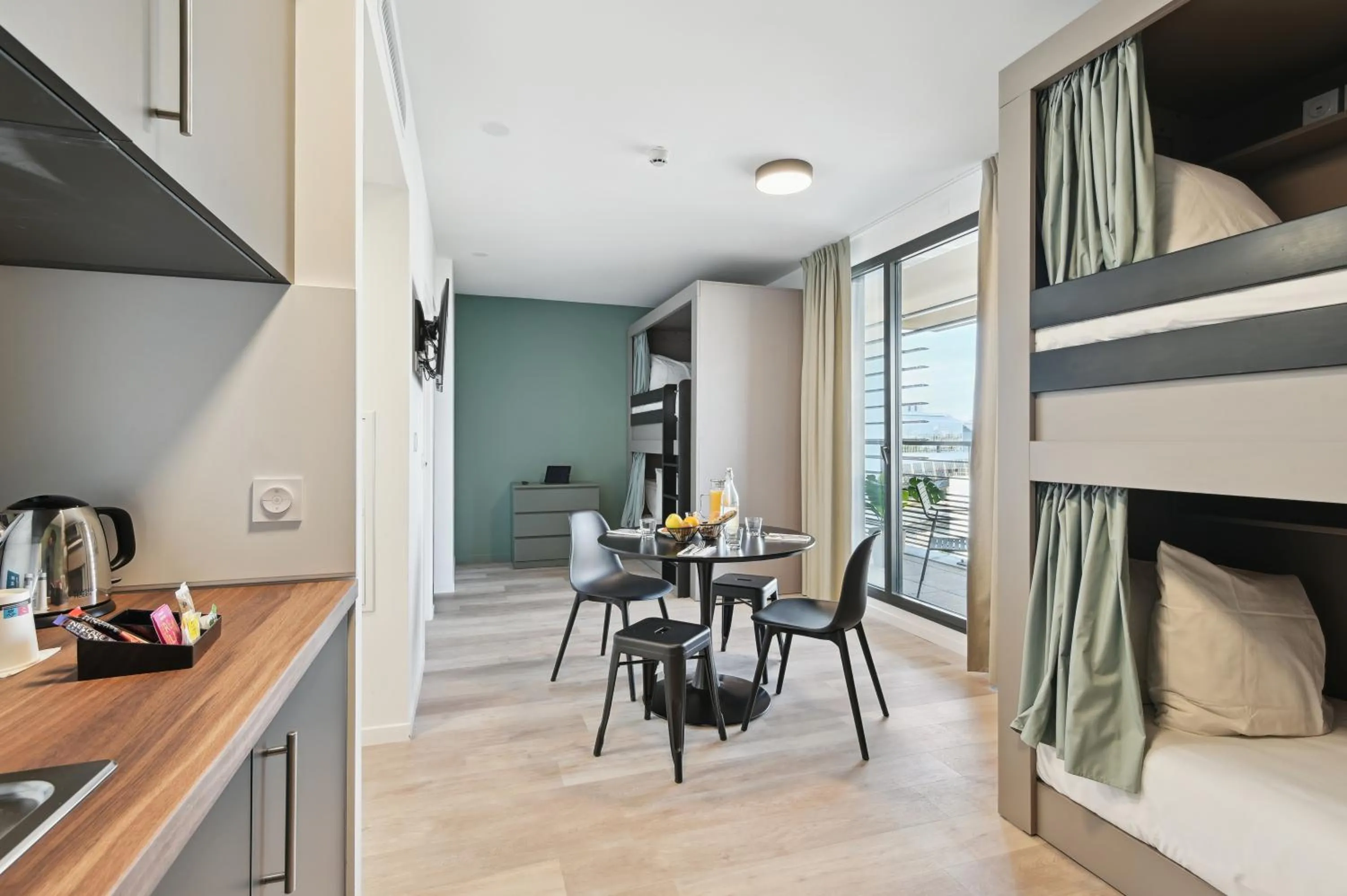 Kitchen or kitchenette in All Suites Paris Ouest Colombes