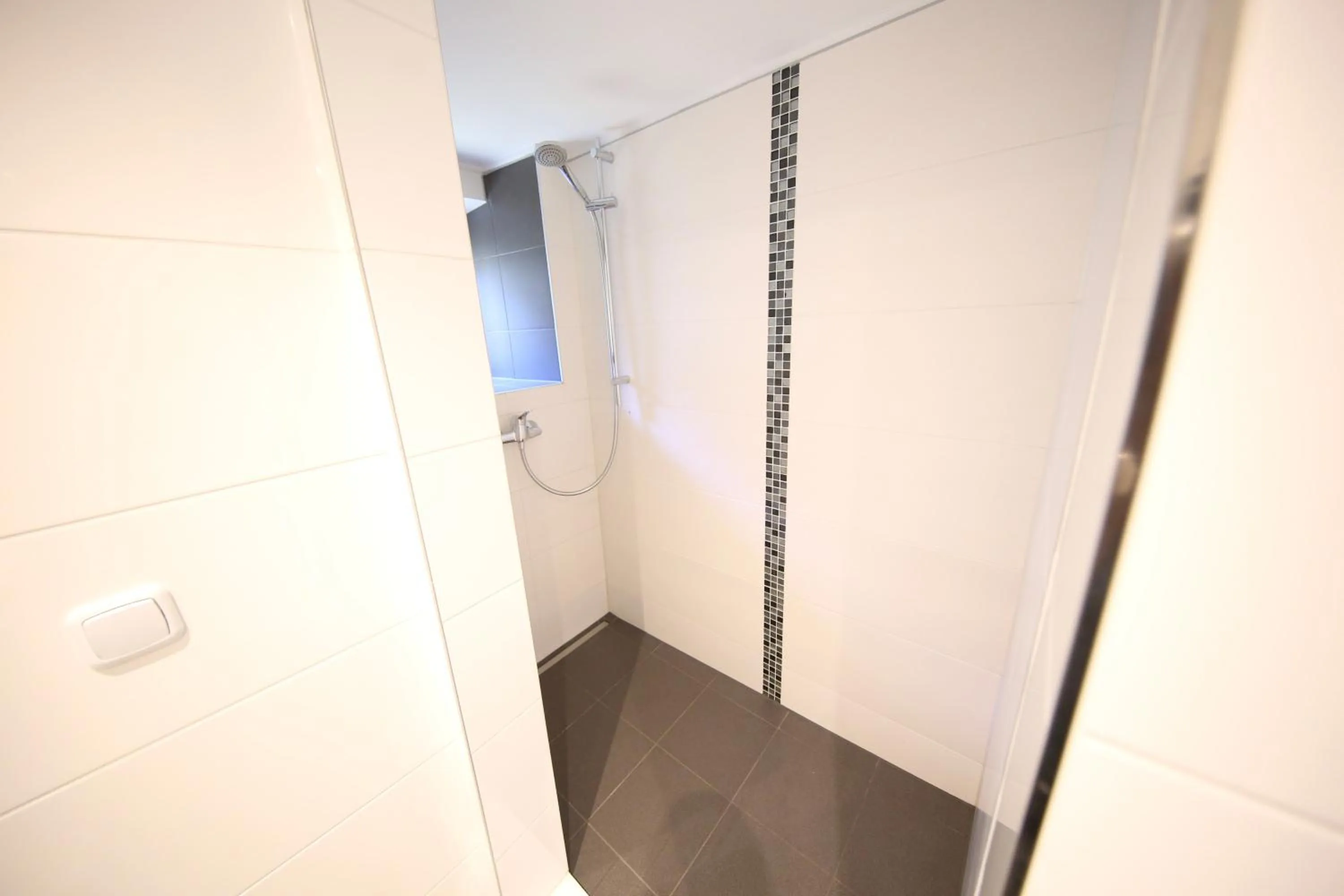 Shower in LUXOMES: Aparthotel Nürnberg Zentrum Süd