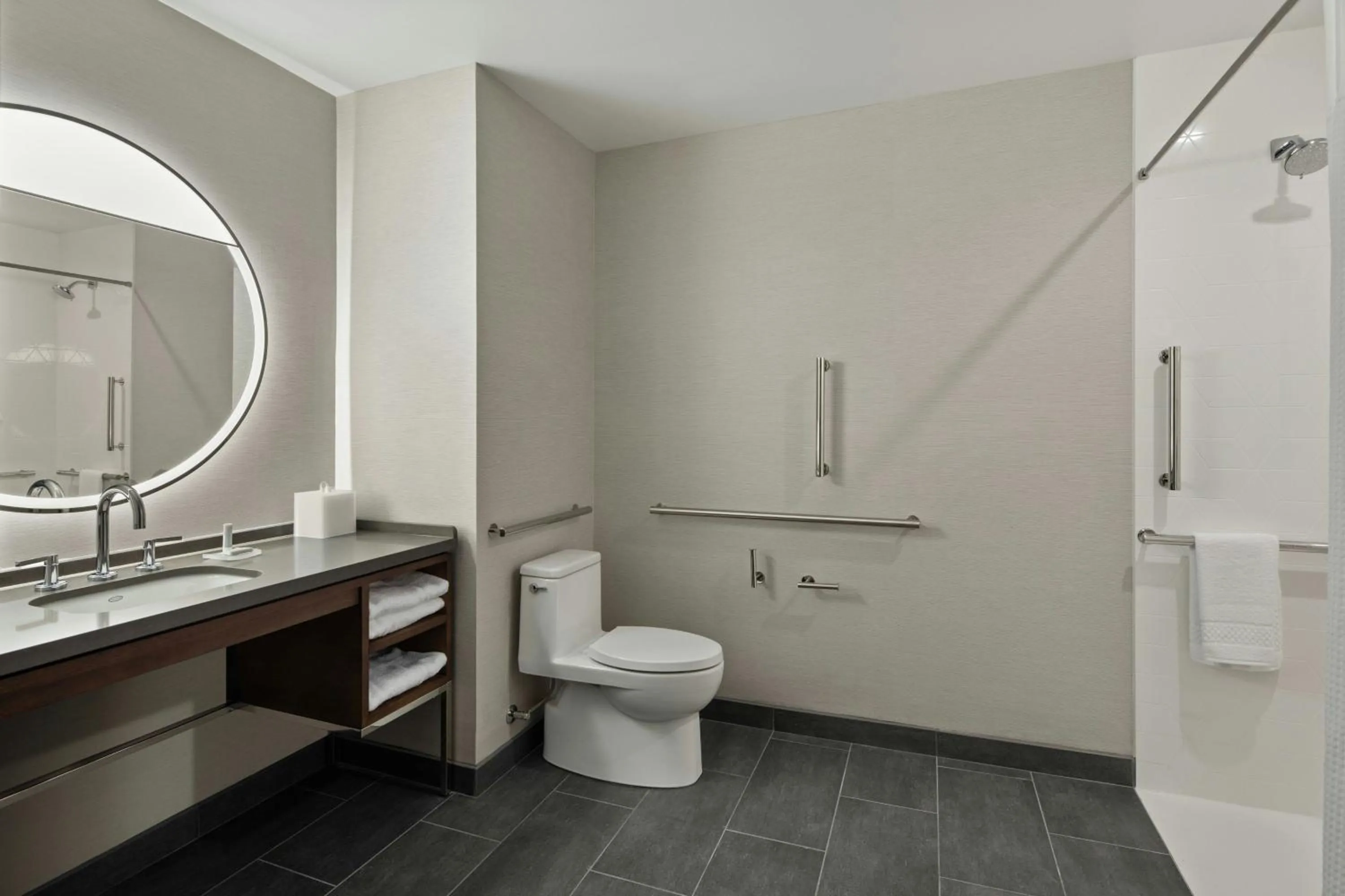 Bathroom in Courtyard by Marriott St Paul Downtown