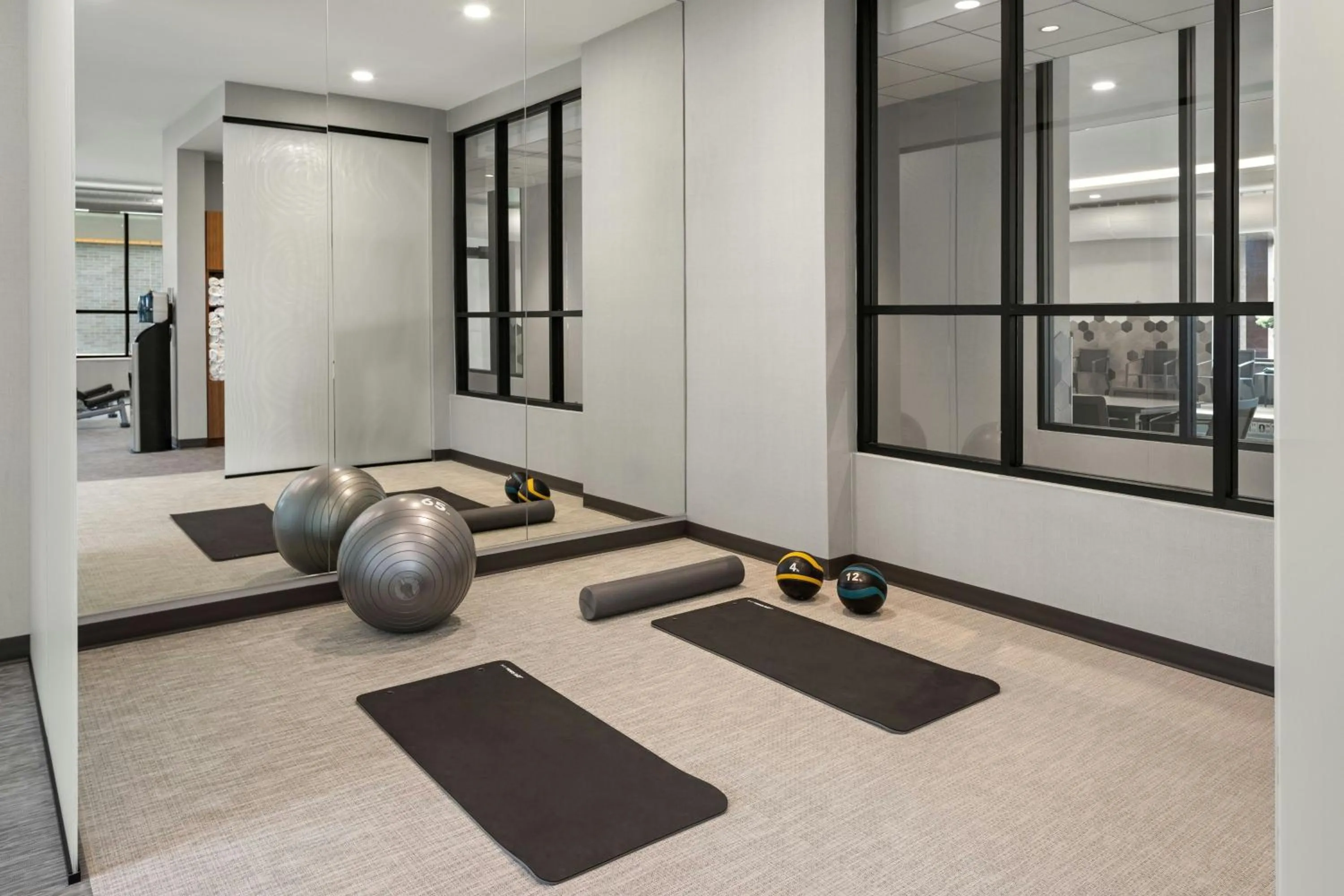 Fitness centre/facilities in Courtyard by Marriott St Paul Downtown