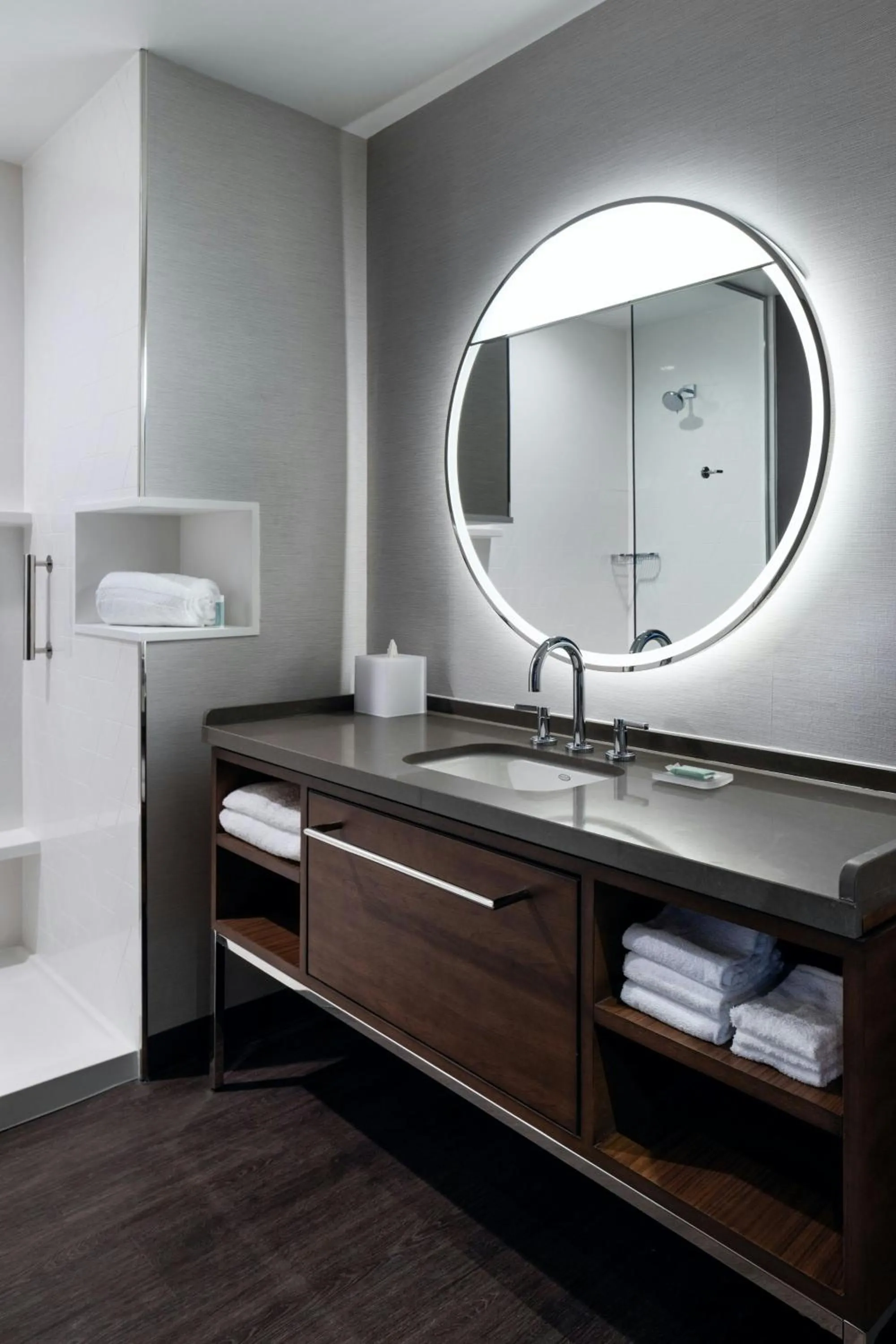 Bathroom in Courtyard by Marriott St Paul Downtown