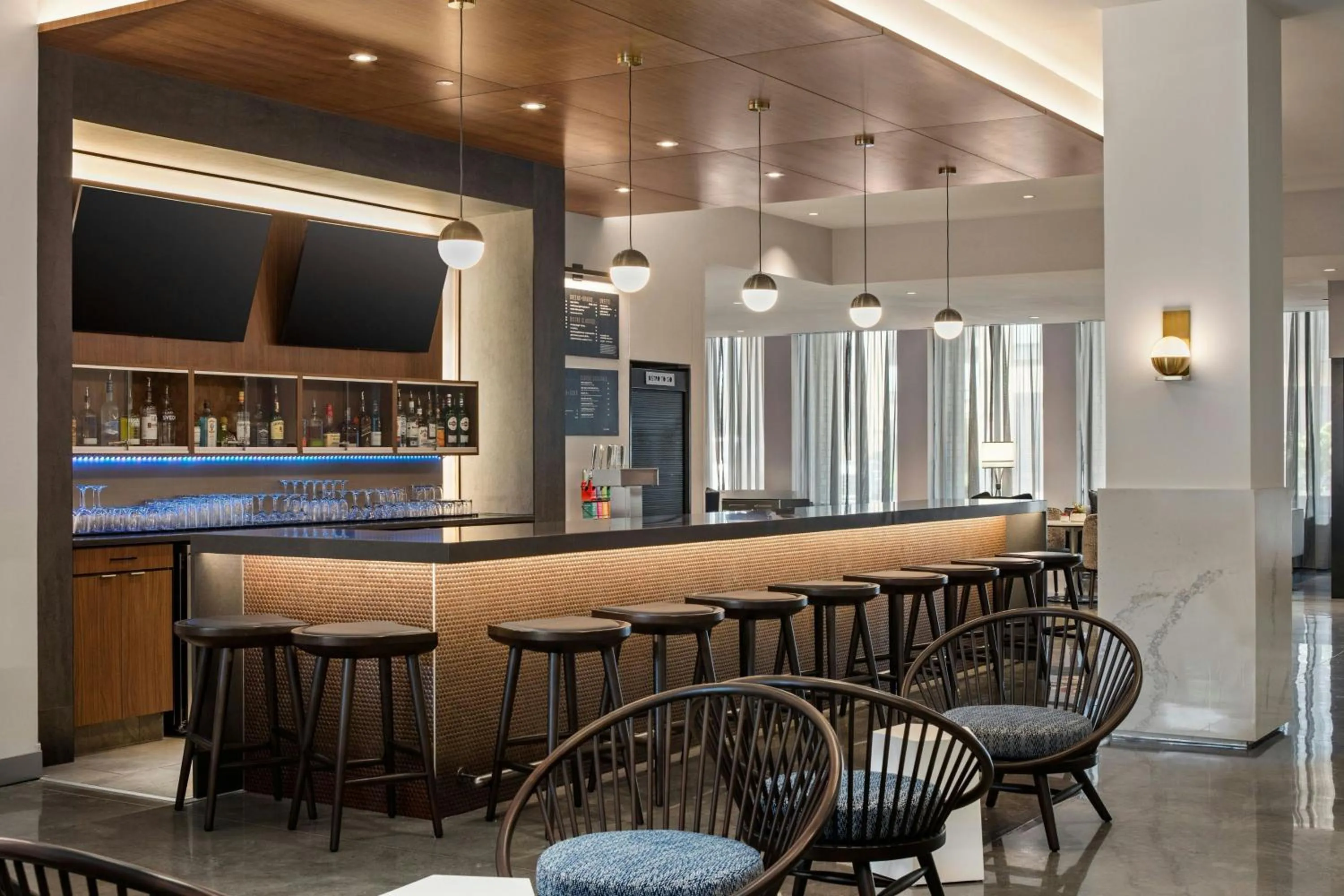 Breakfast in Courtyard by Marriott St Paul Downtown