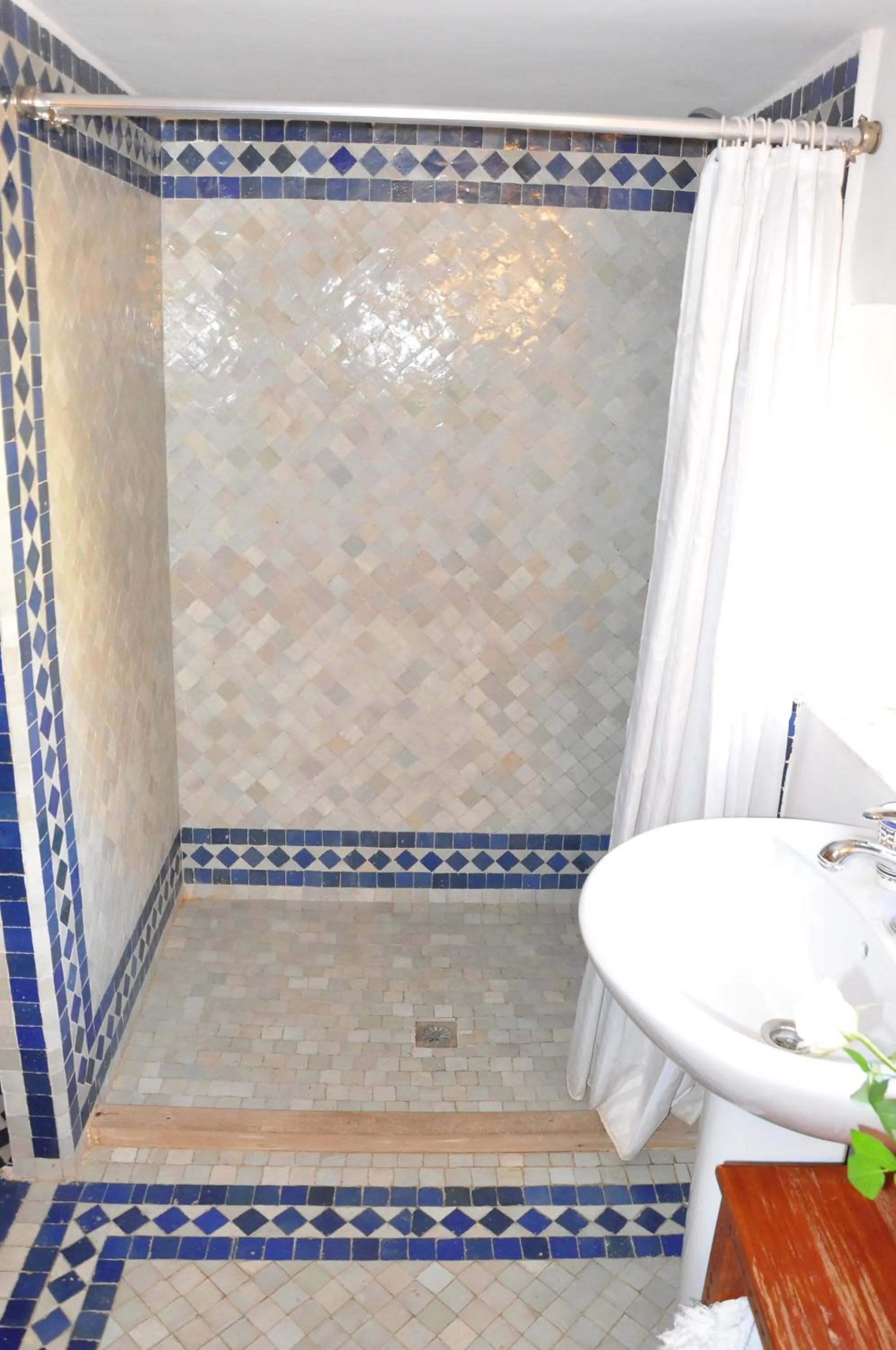 Bathroom in Riad Au 20 Jasmins