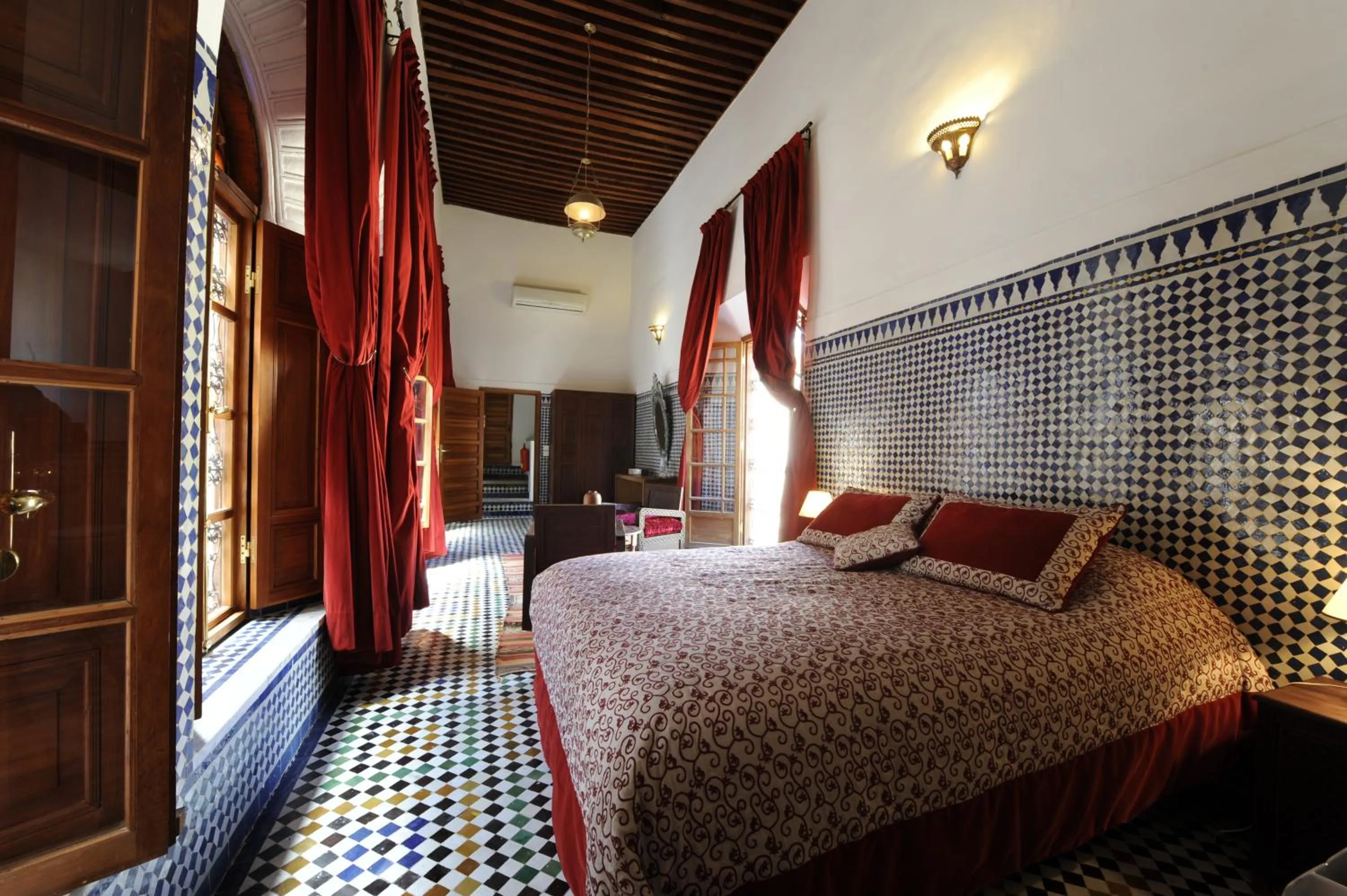 Photo of the whole room, Bed in Riad Au 20 Jasmins