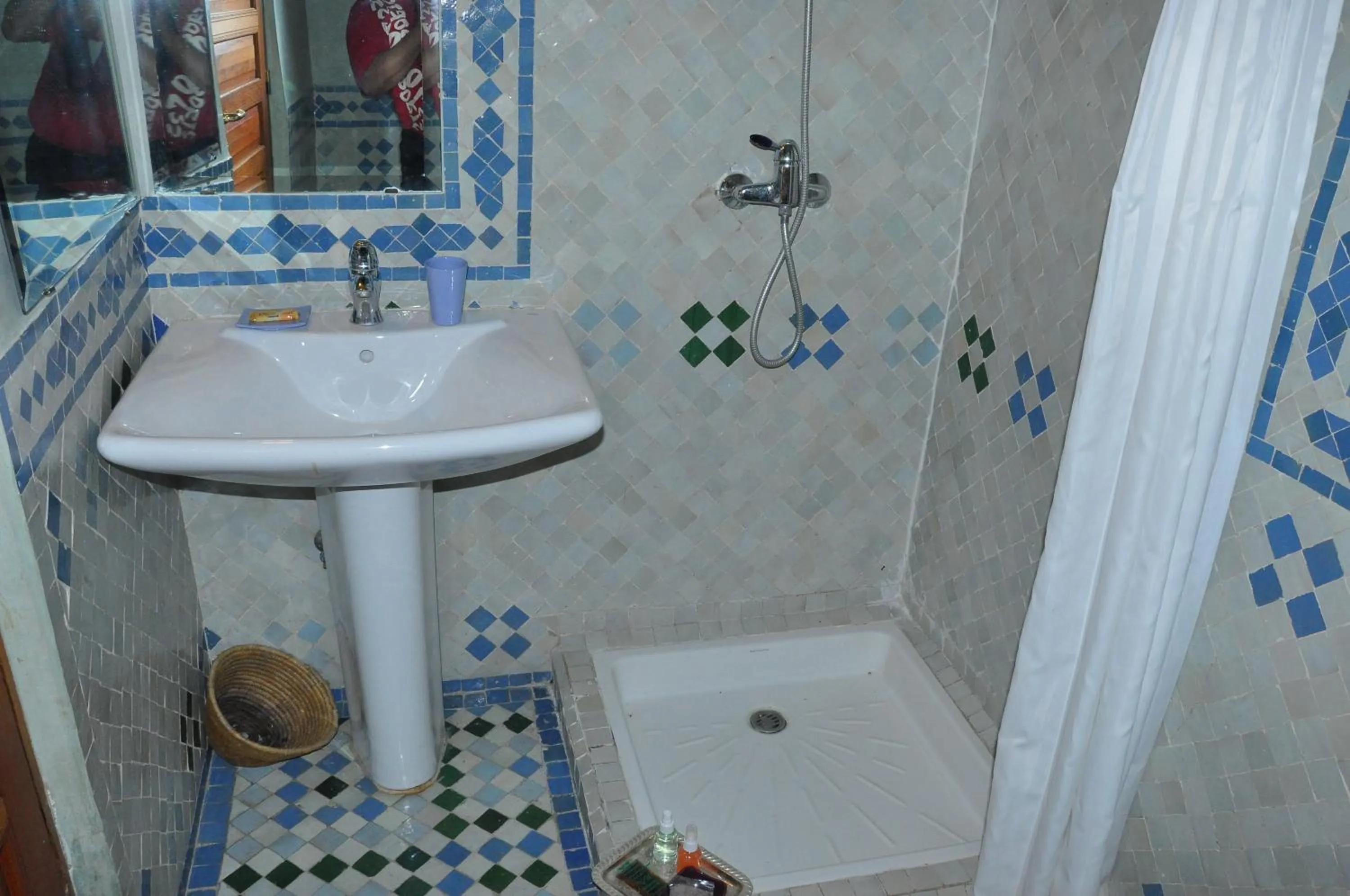 Bathroom in Riad Au 20 Jasmins