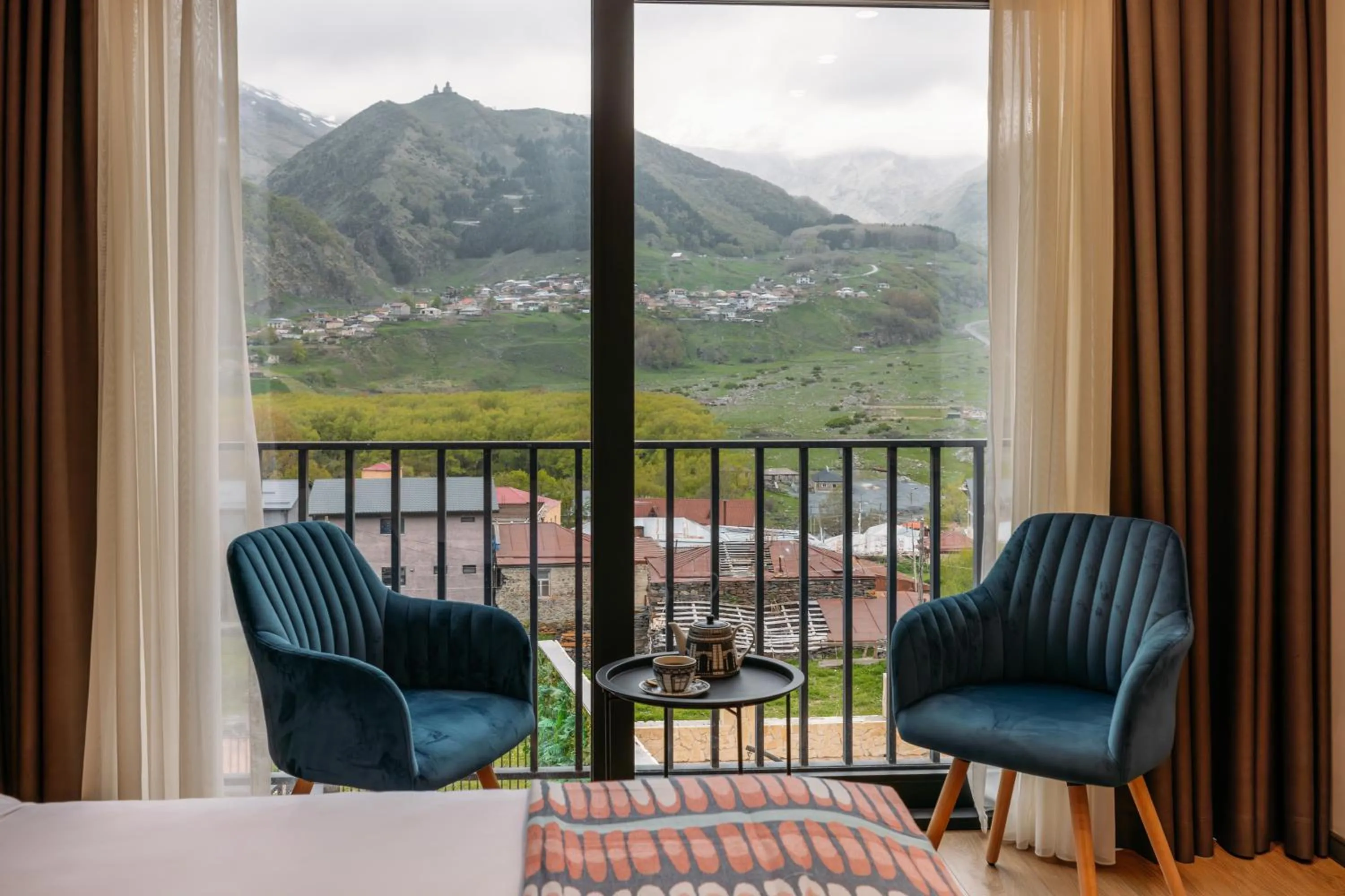 Mountain view in Hotel Memoir Kazbegi by DNT Group