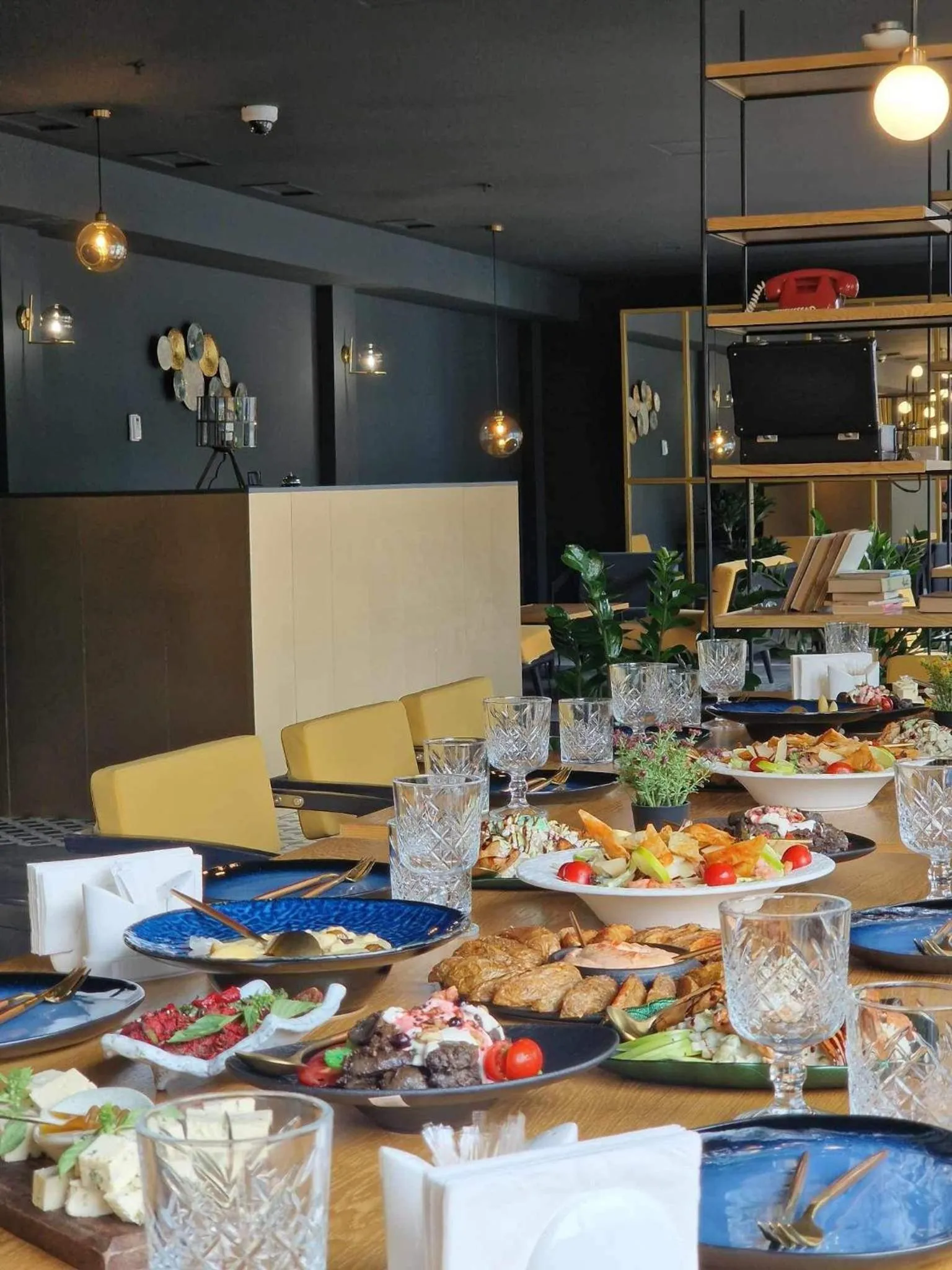 Restaurant/places to eat in Hotel Memoir Kazbegi by DNT Group