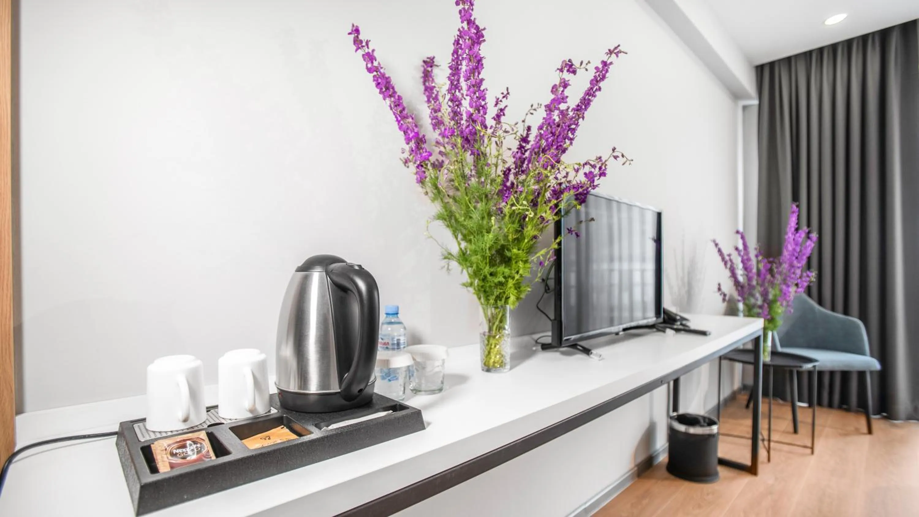 Coffee/tea facilities in Hotel Memoir Kazbegi by DNT Group