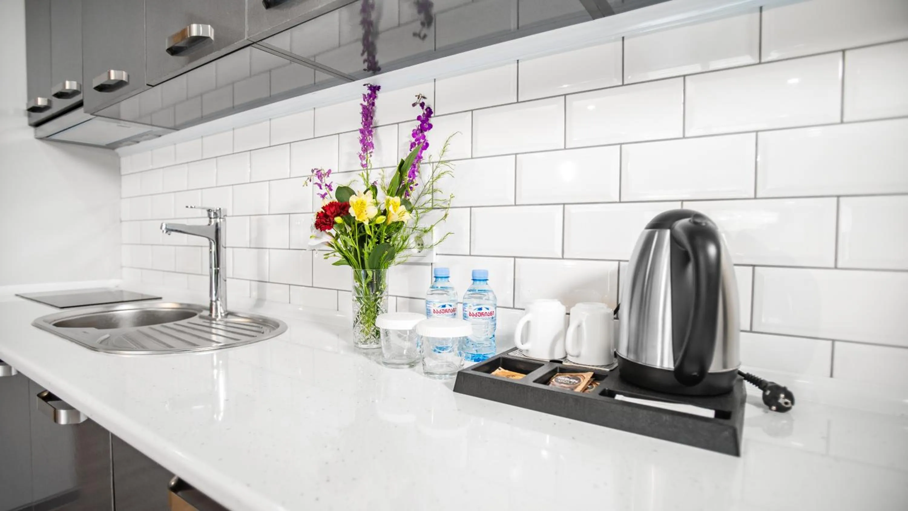 Kitchen or kitchenette in Hotel Memoir Kazbegi by DNT Group