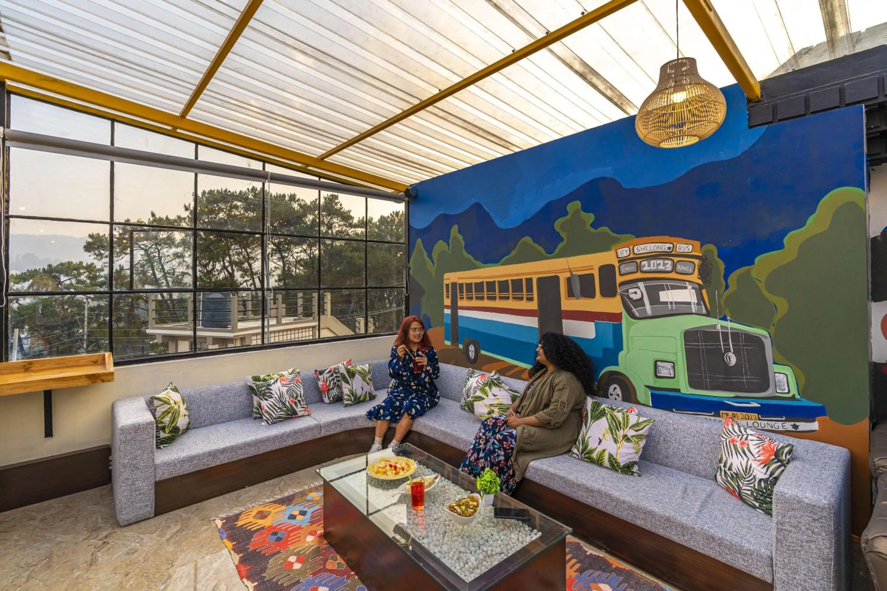 Communal lounge/ TV room in Zostel Shillong