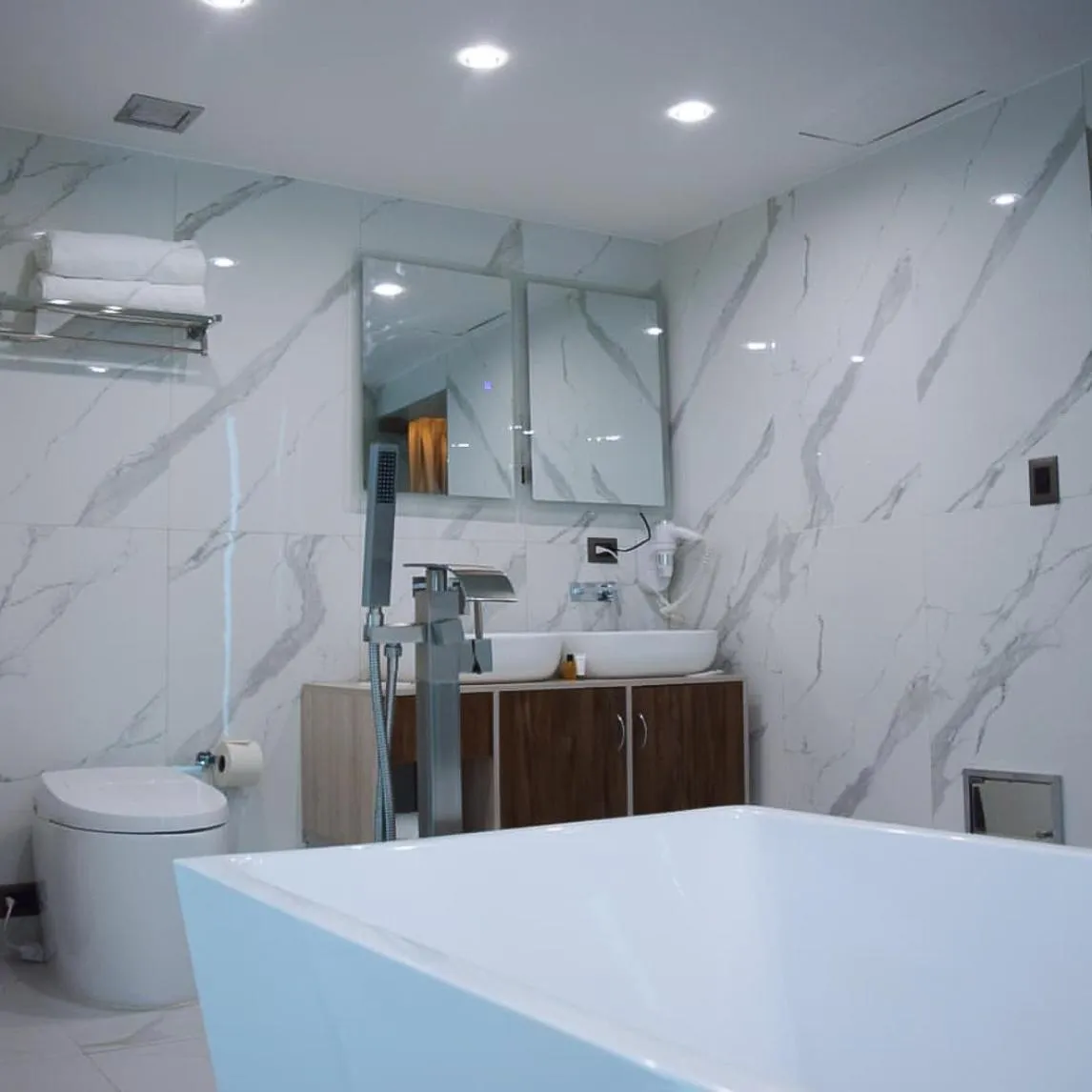 Shower in Hotel Vip La Guaira