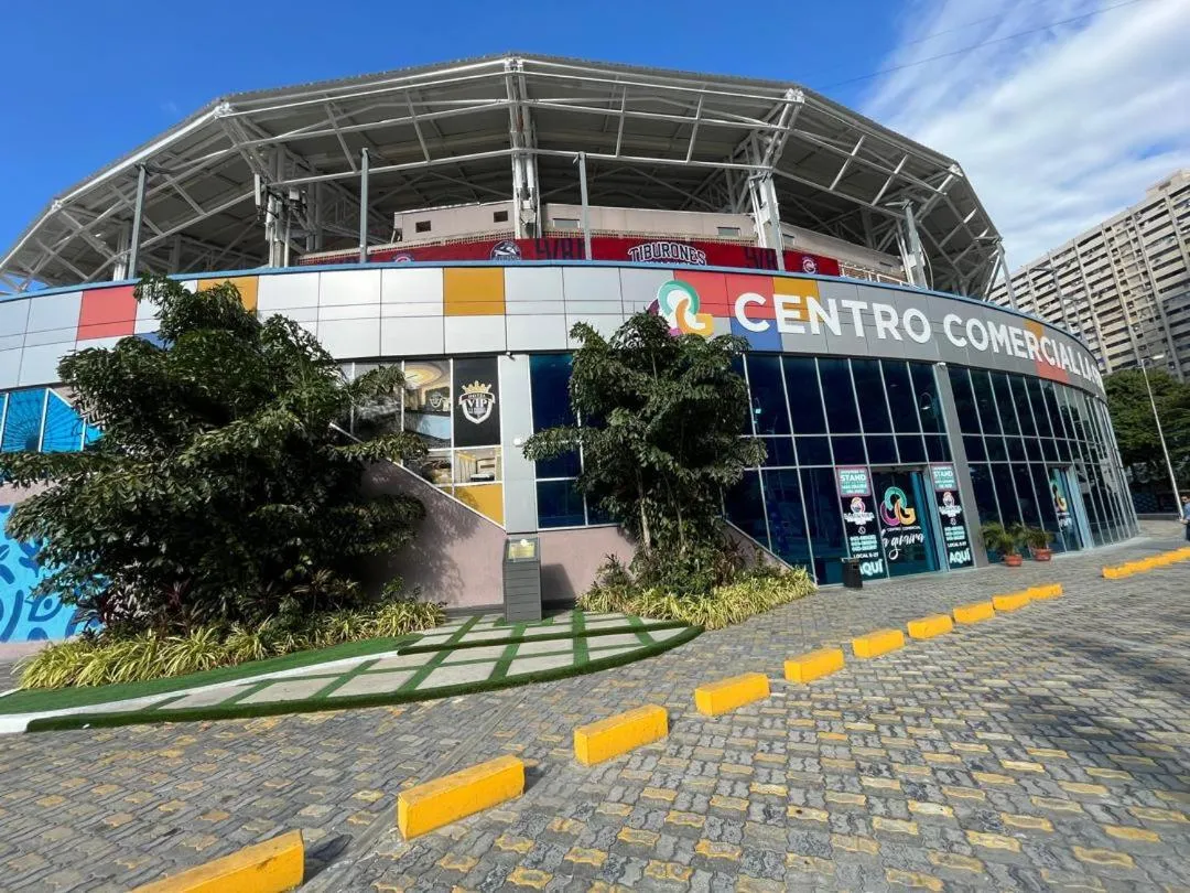 Property building in Hotel Vip La Guaira