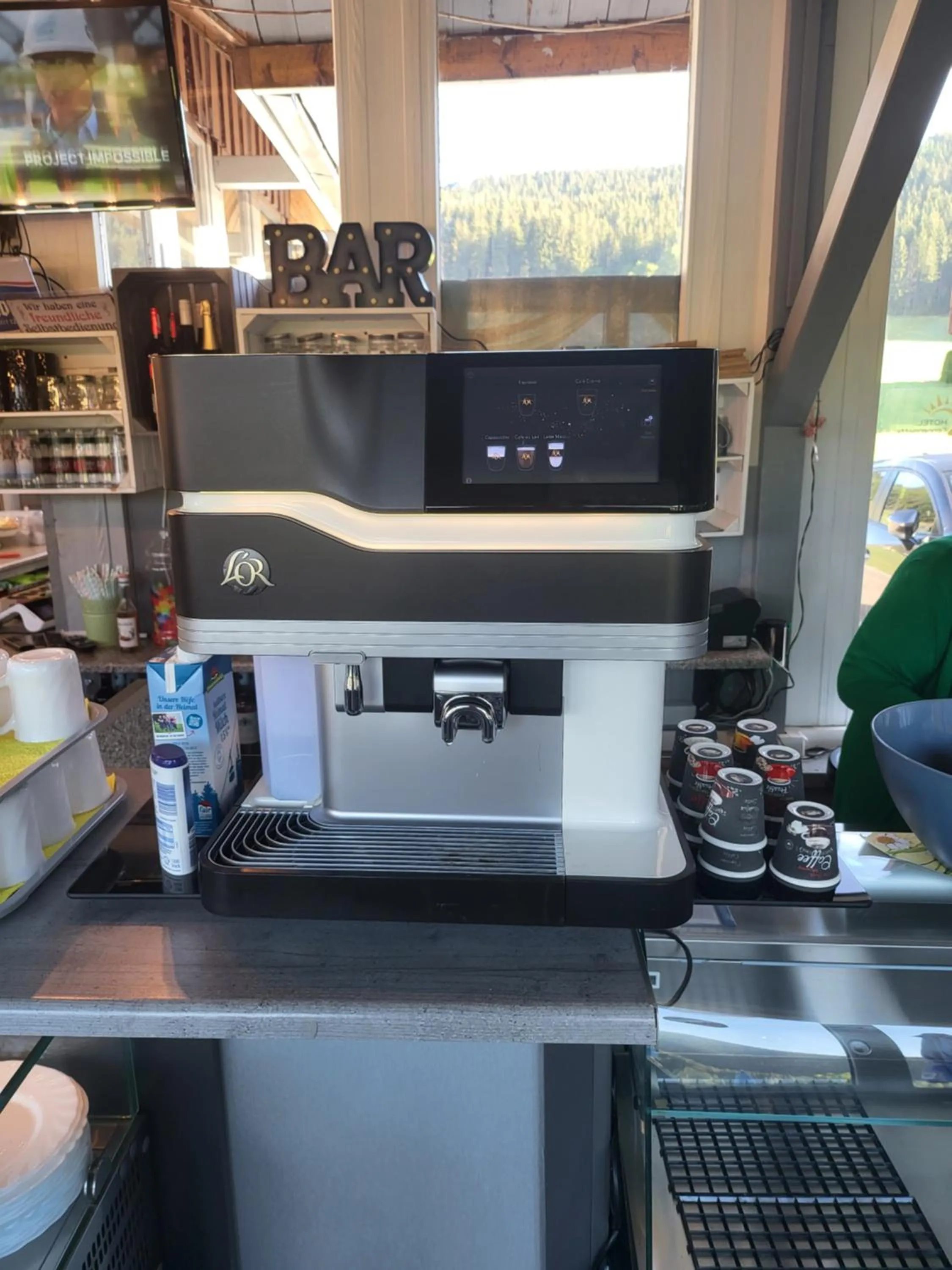 Coffee/tea facilities in B und B Titisee Hotel Sonnenmatte nahe Badeparadies