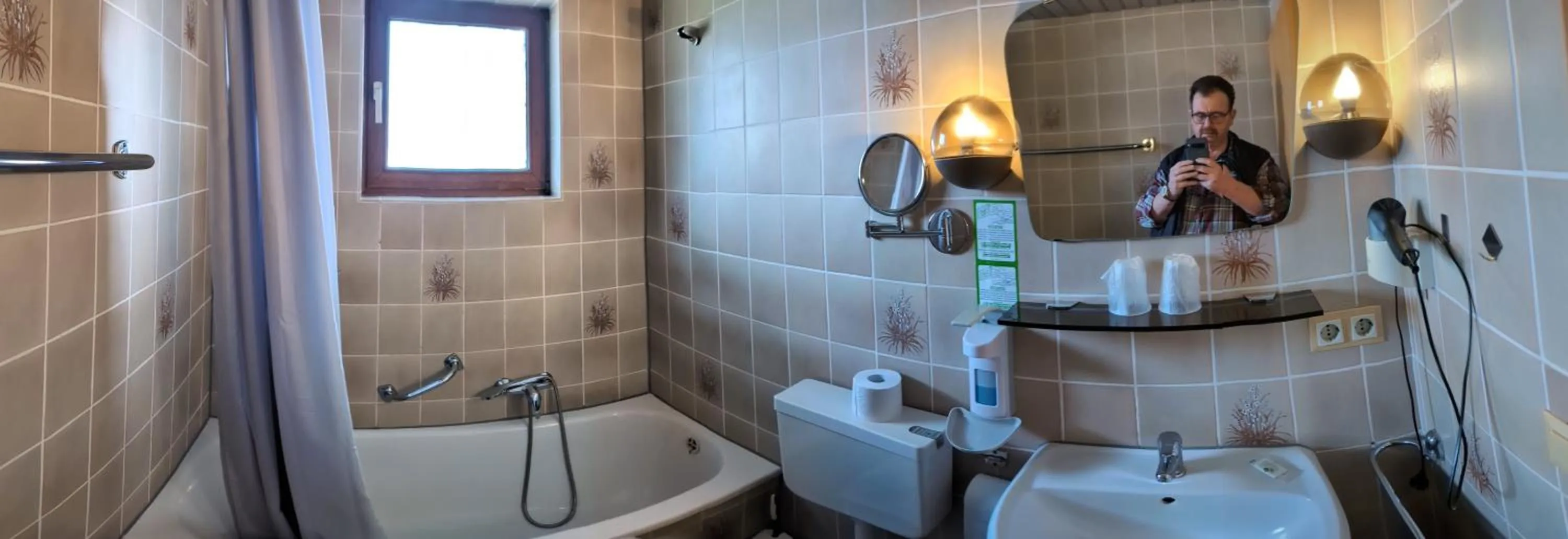 Bathroom in B und B Titisee Hotel Sonnenmatte nahe Badeparadies