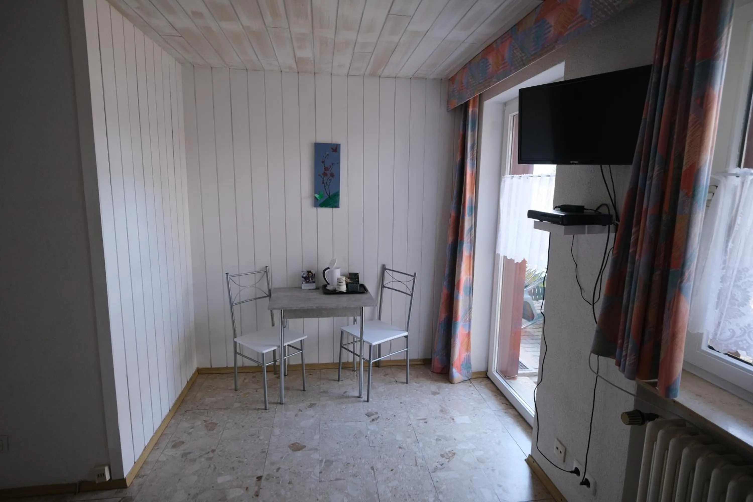 TV and multimedia in B und B Titisee Hotel Sonnenmatte nahe Badeparadies