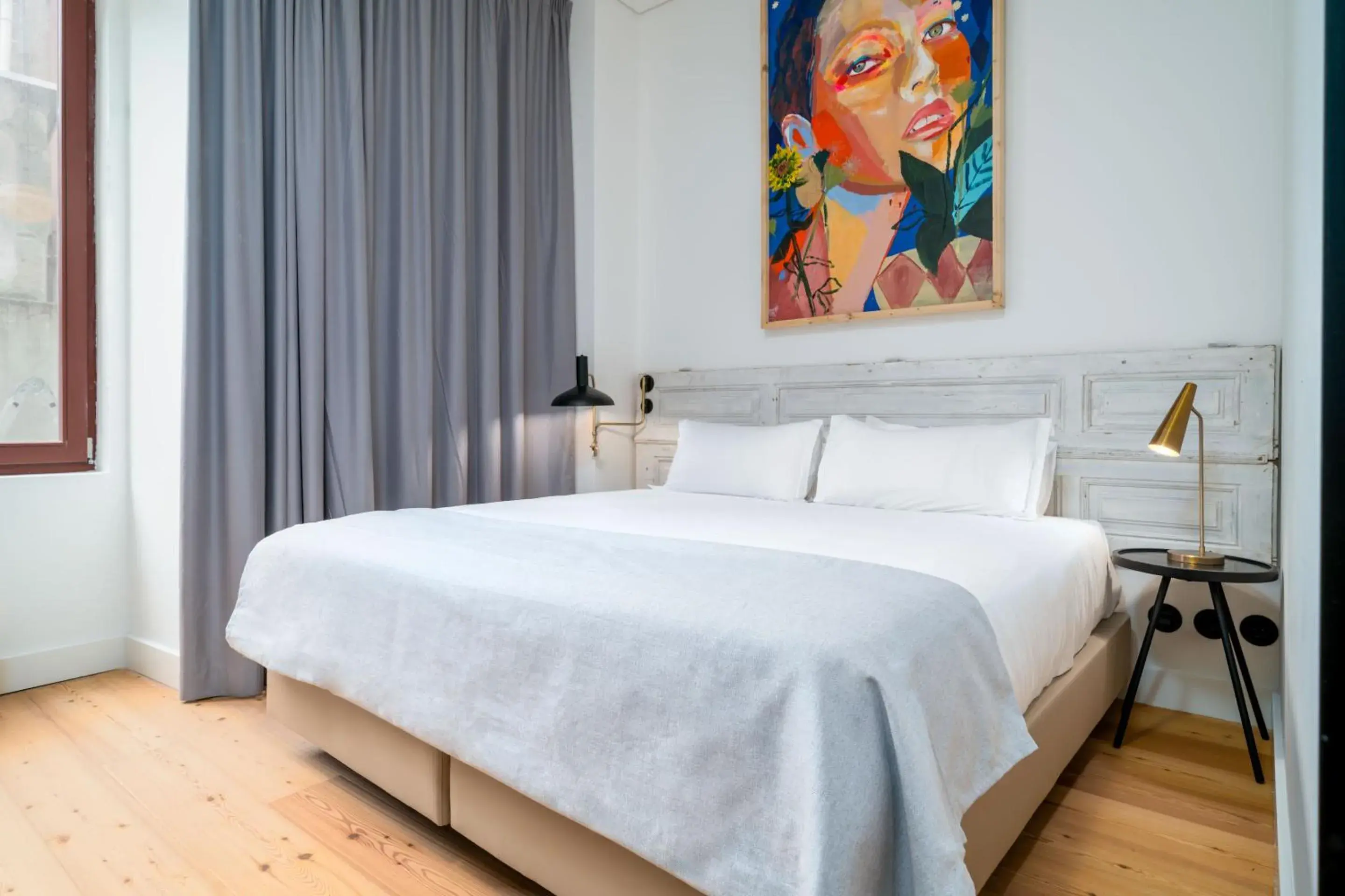 Queen Room - Disability Access in Limehome Porto Rua Das Oliveiras Queen Room - Disability Access in Limehome Porto Rua Das Oliveiras