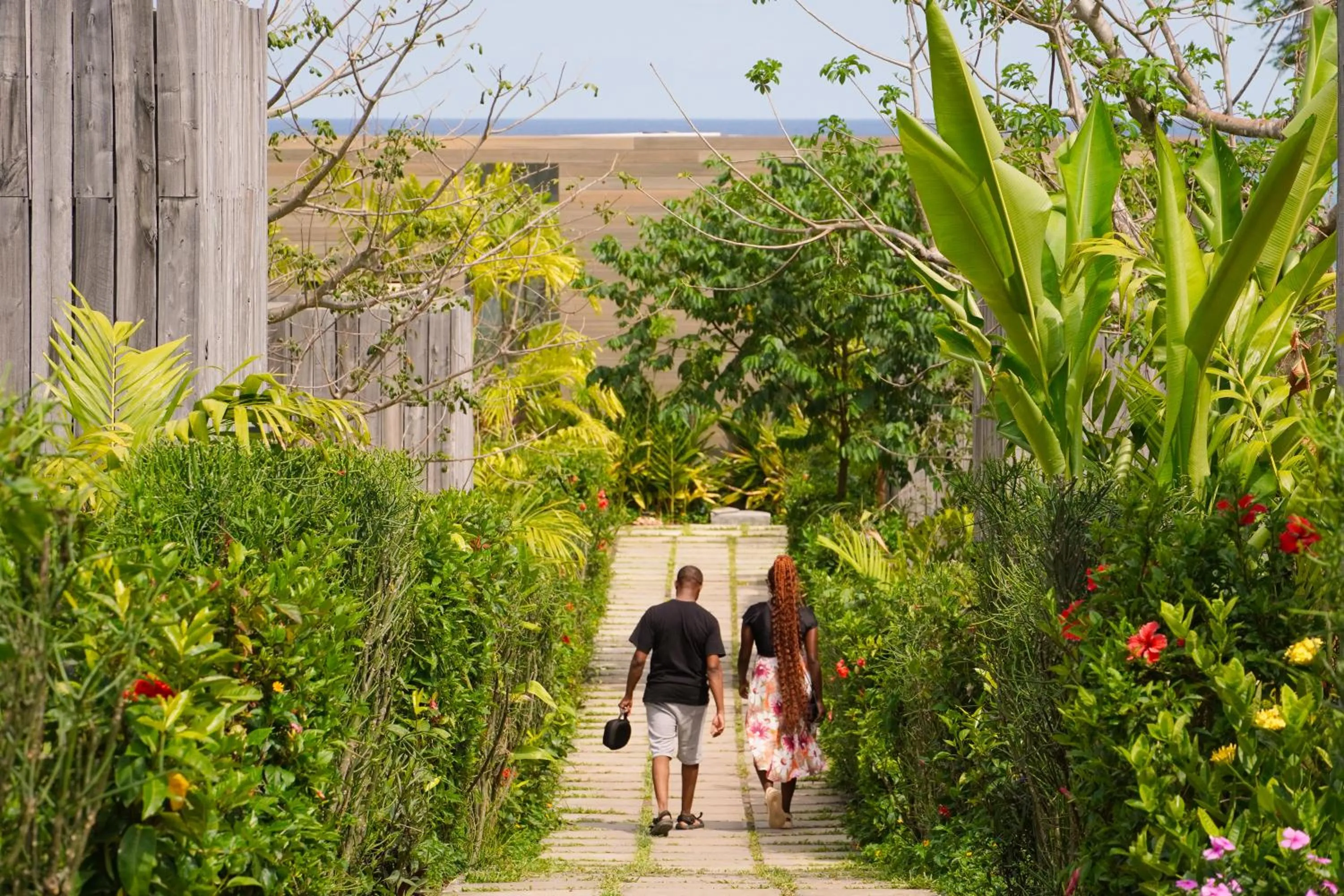 LalaGalu - Beachfront EcoCabins